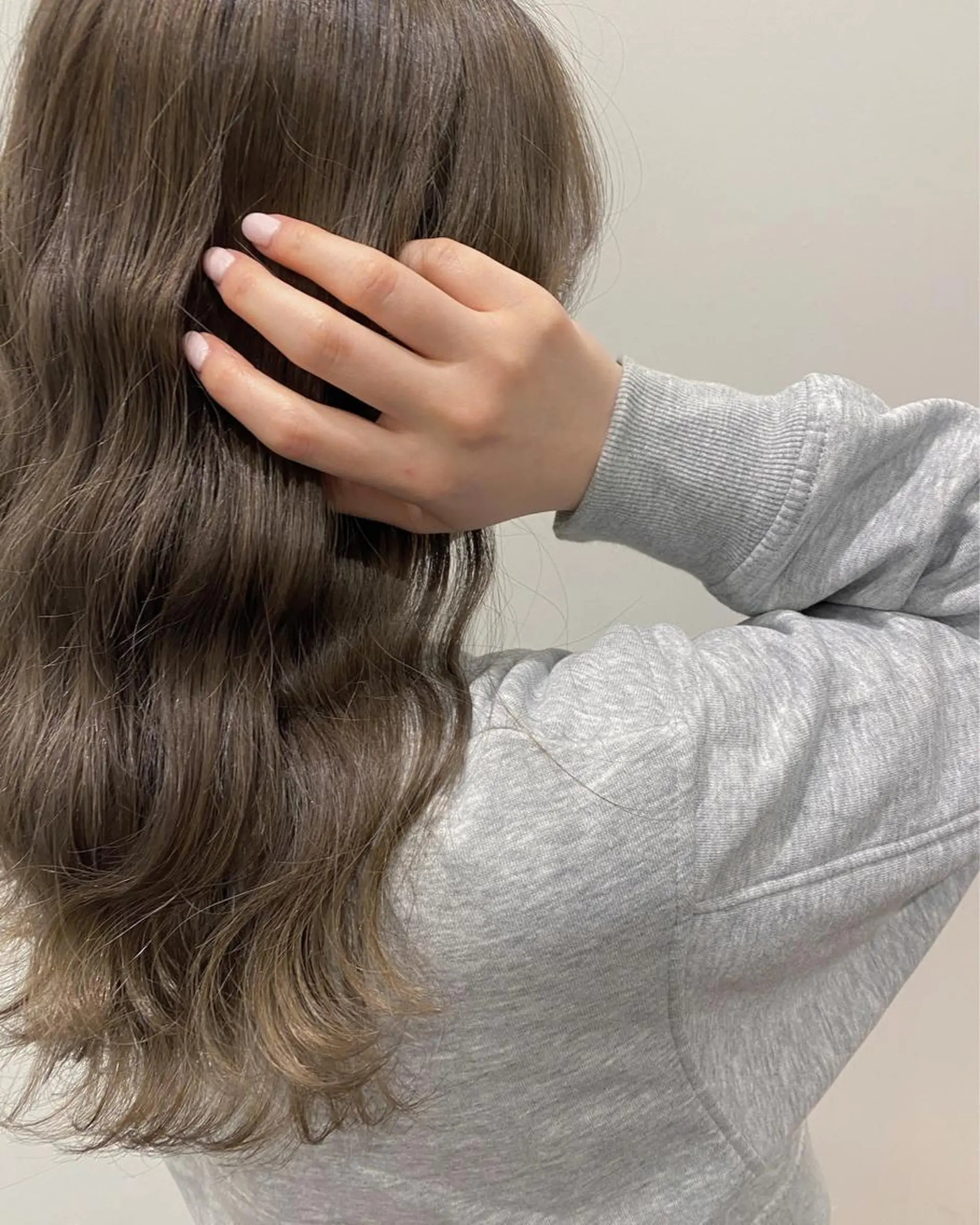 ミディアム カラー 石田 優菜のヘアスタイル