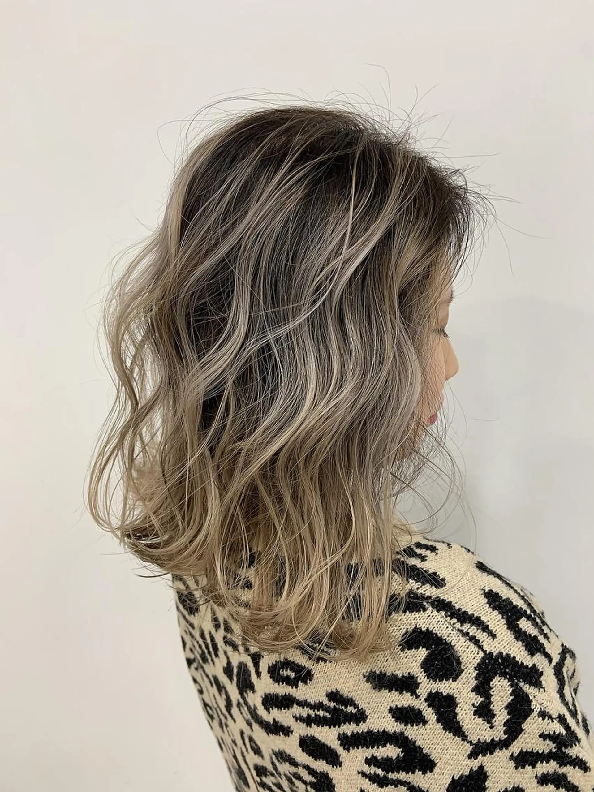 ミディアム カラー バレイヤージュ レイヤーカット ANGELICA 難波店のヘアスタイル