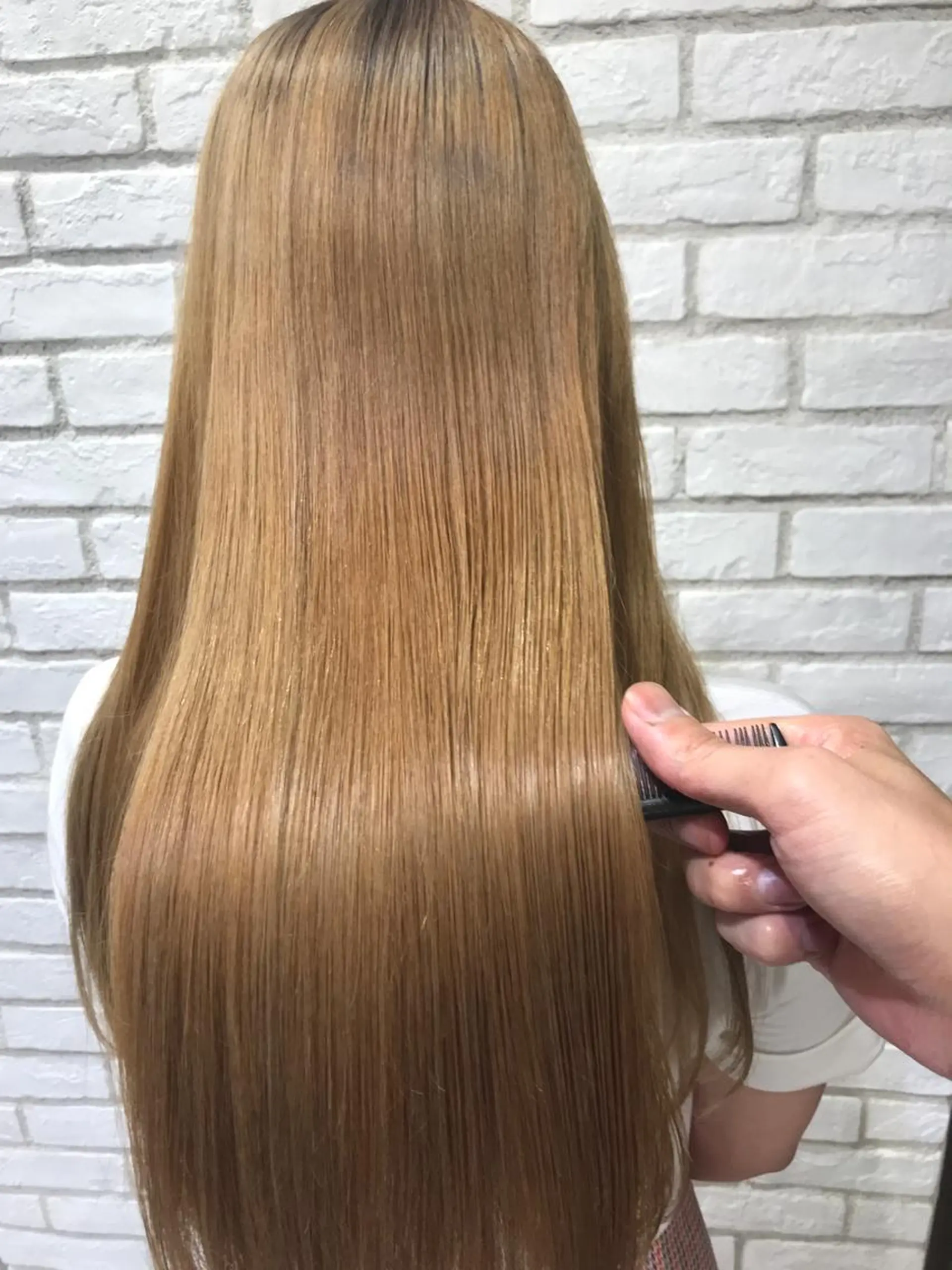 ロング カラー アッシュ ブリーチ ブロンド Ash 戸田公園店のヘアスタイル