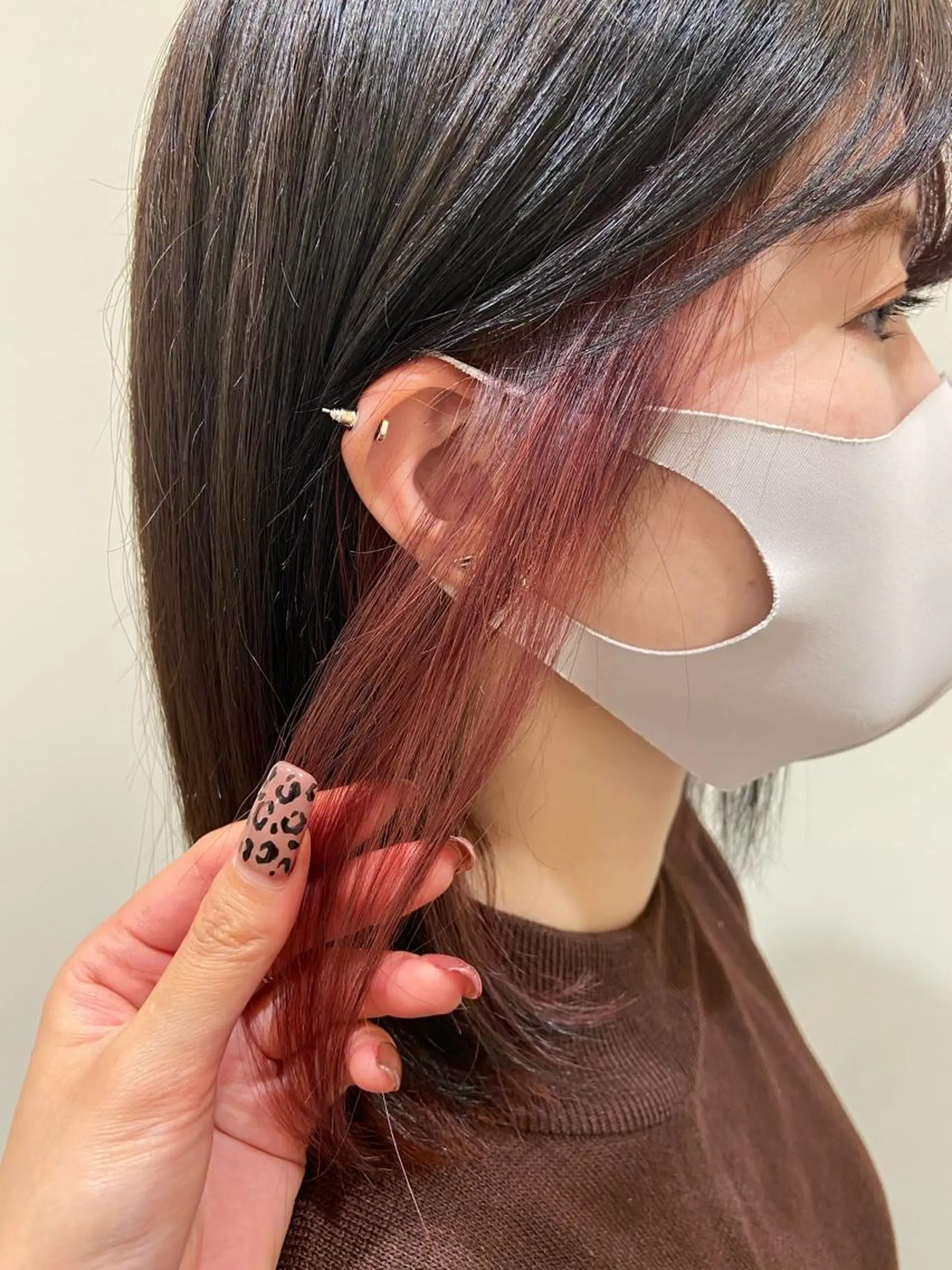 ミディアム カラー インナーカラー ピンクカラー ヘアカラー Amour なぐらのヘアスタイル