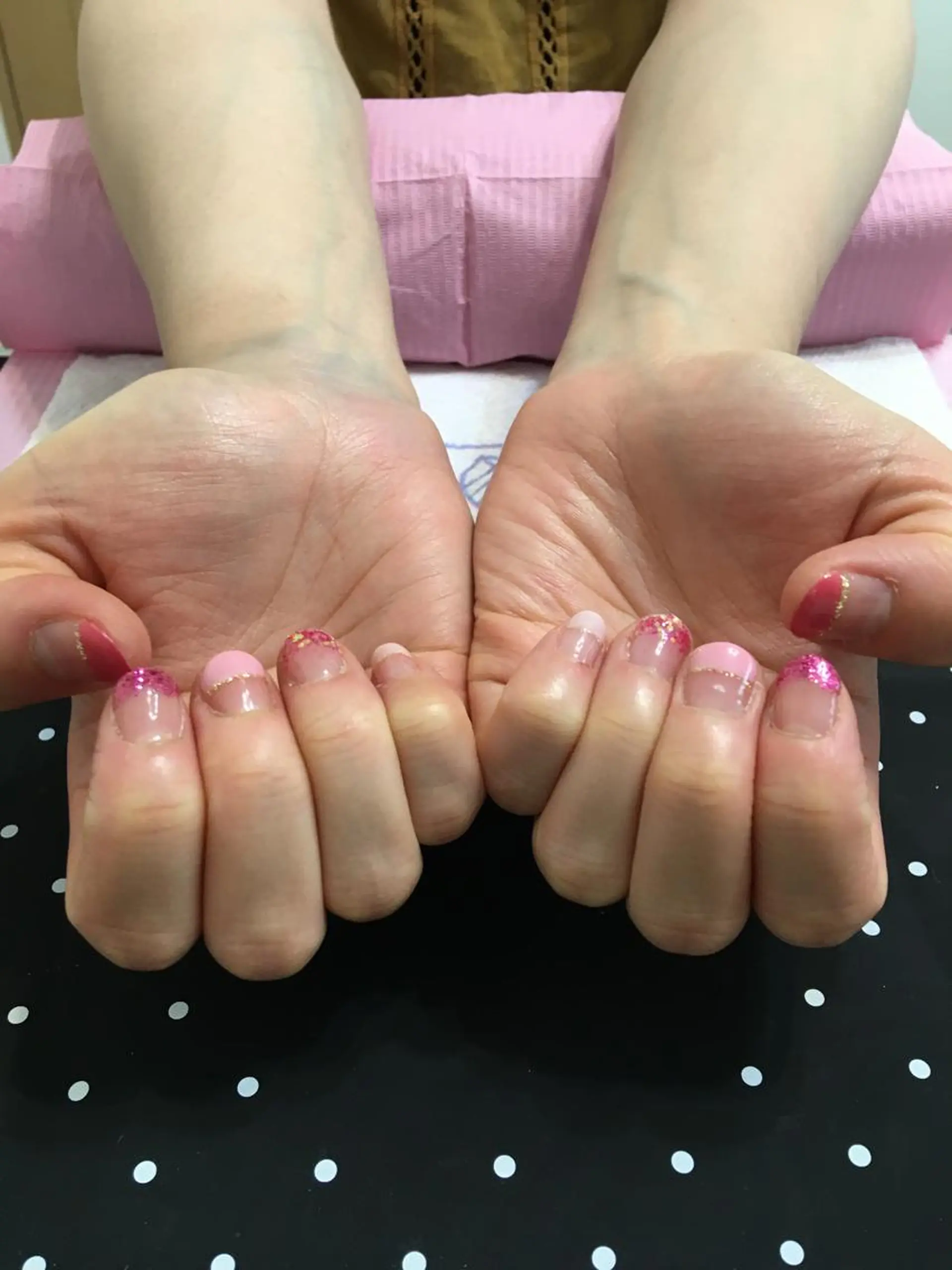 ネイル フレンチネイル グラデーション ラメ(グリッター) ハンドネイル 🌈KANÅKO 🌈のネイルデザイン