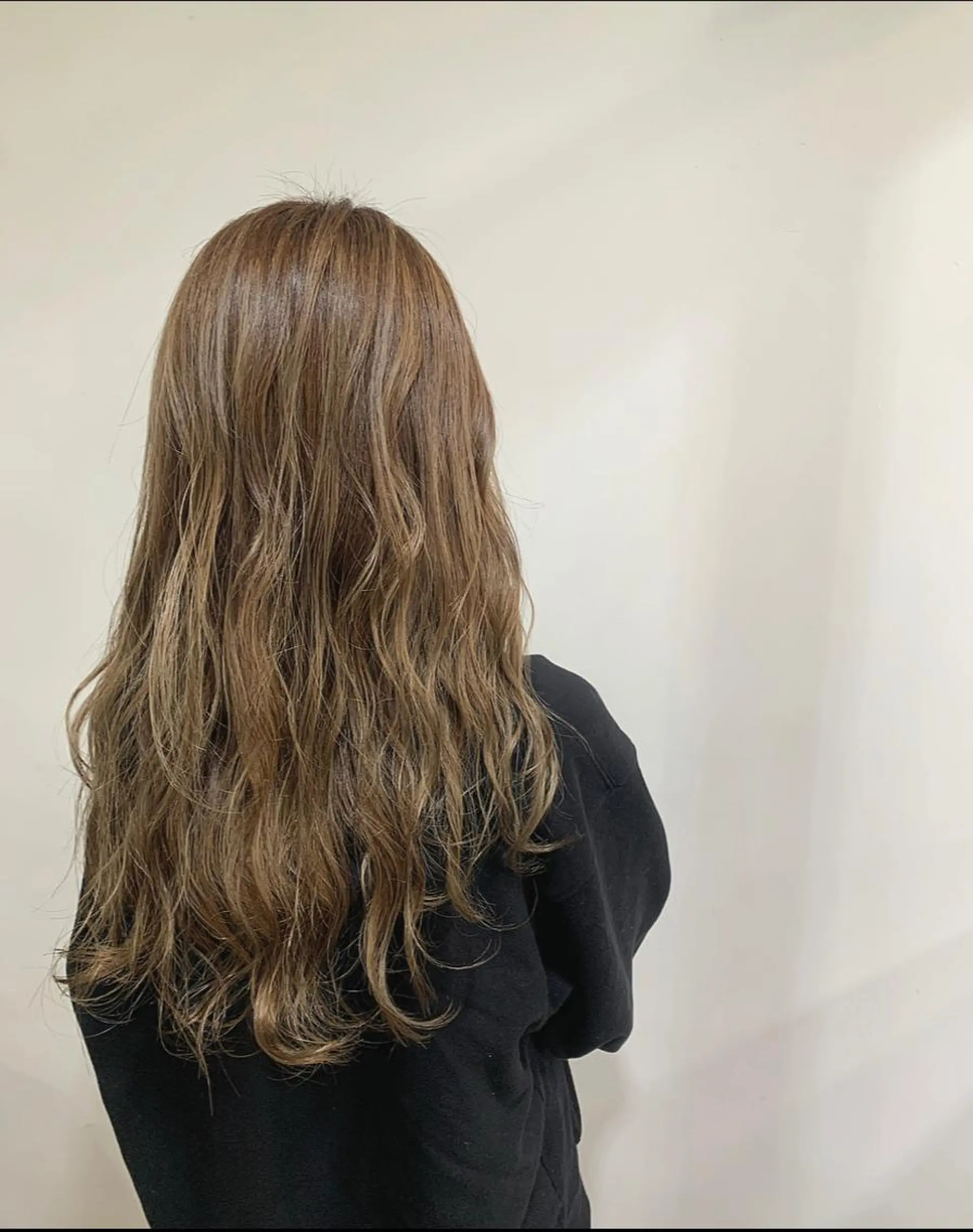 ロング カラー ベージュカラー ハイライトカラー ハイライト ヘアカラー あべ ゆうかのヘアスタイル