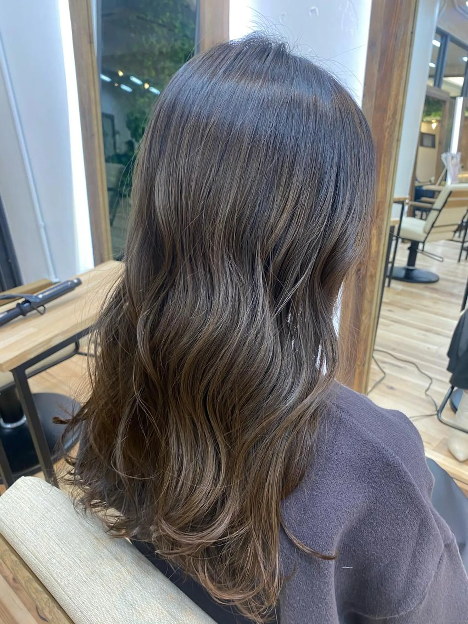 ロング 韓国風ヘア ヘアカラー おおつき ありかのヘアスタイル