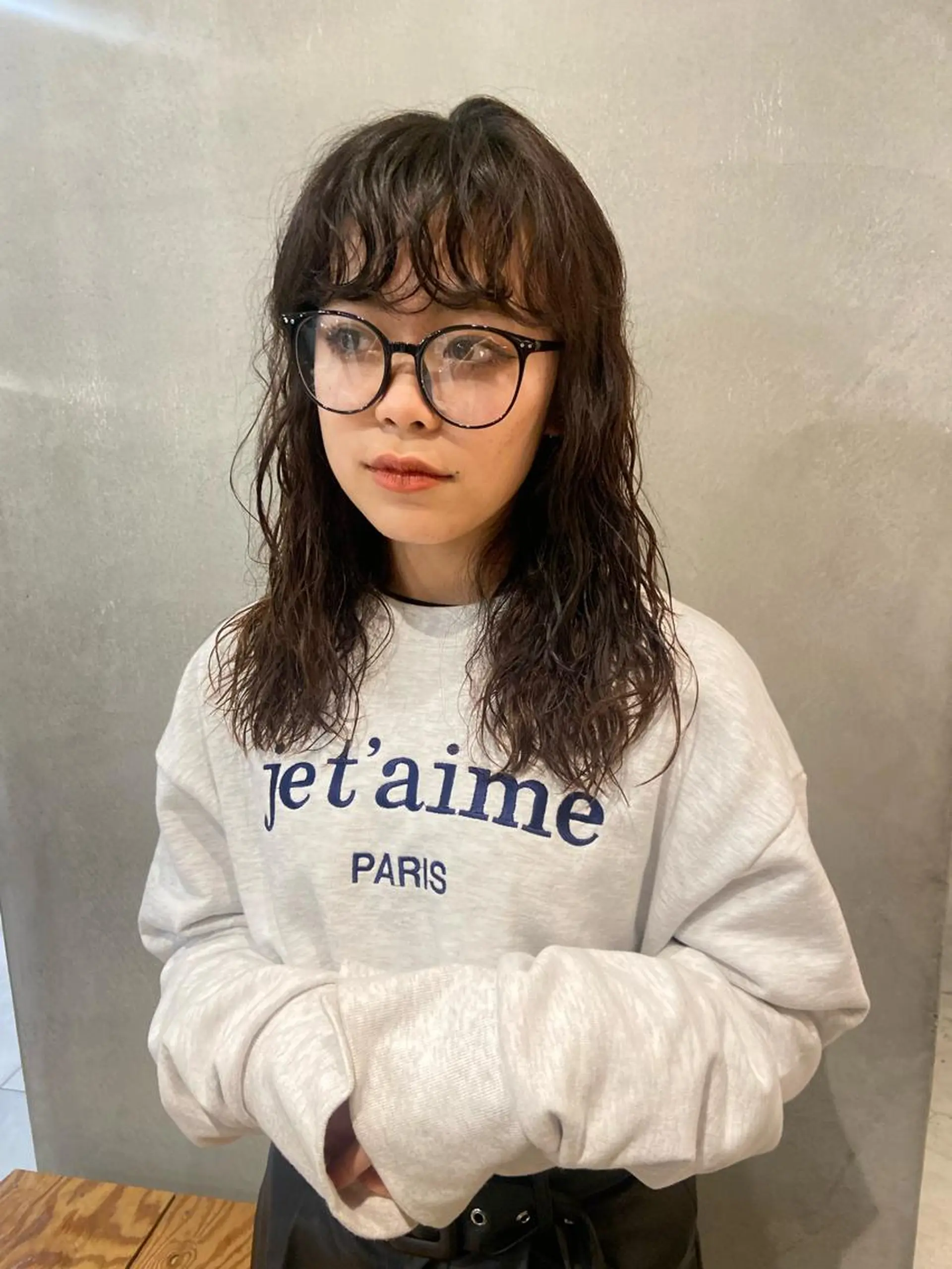 ミディアム パーマ 松村 澪里のヘアスタイル