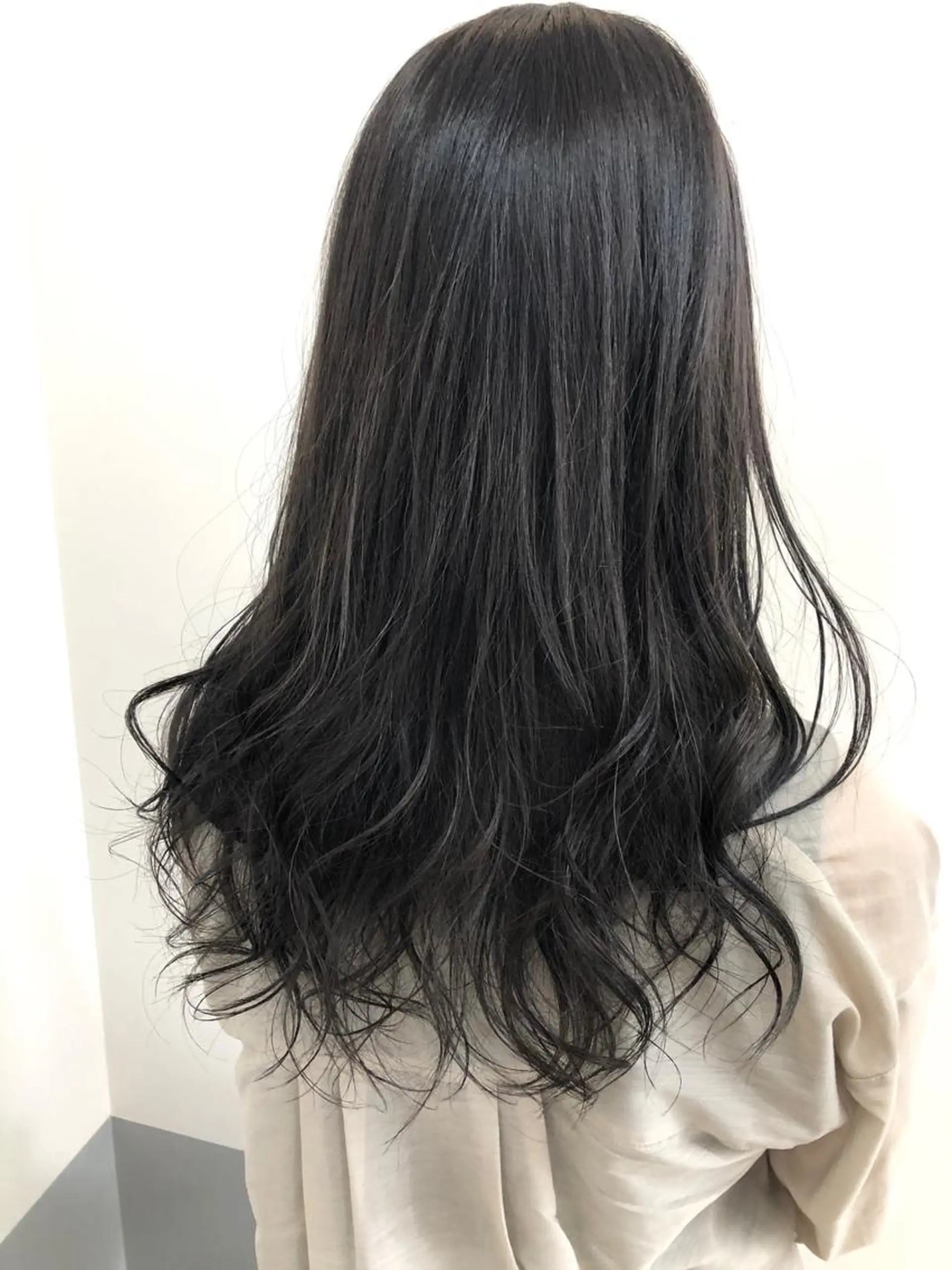 ロング カラー OFF YUYAのヘアスタイル