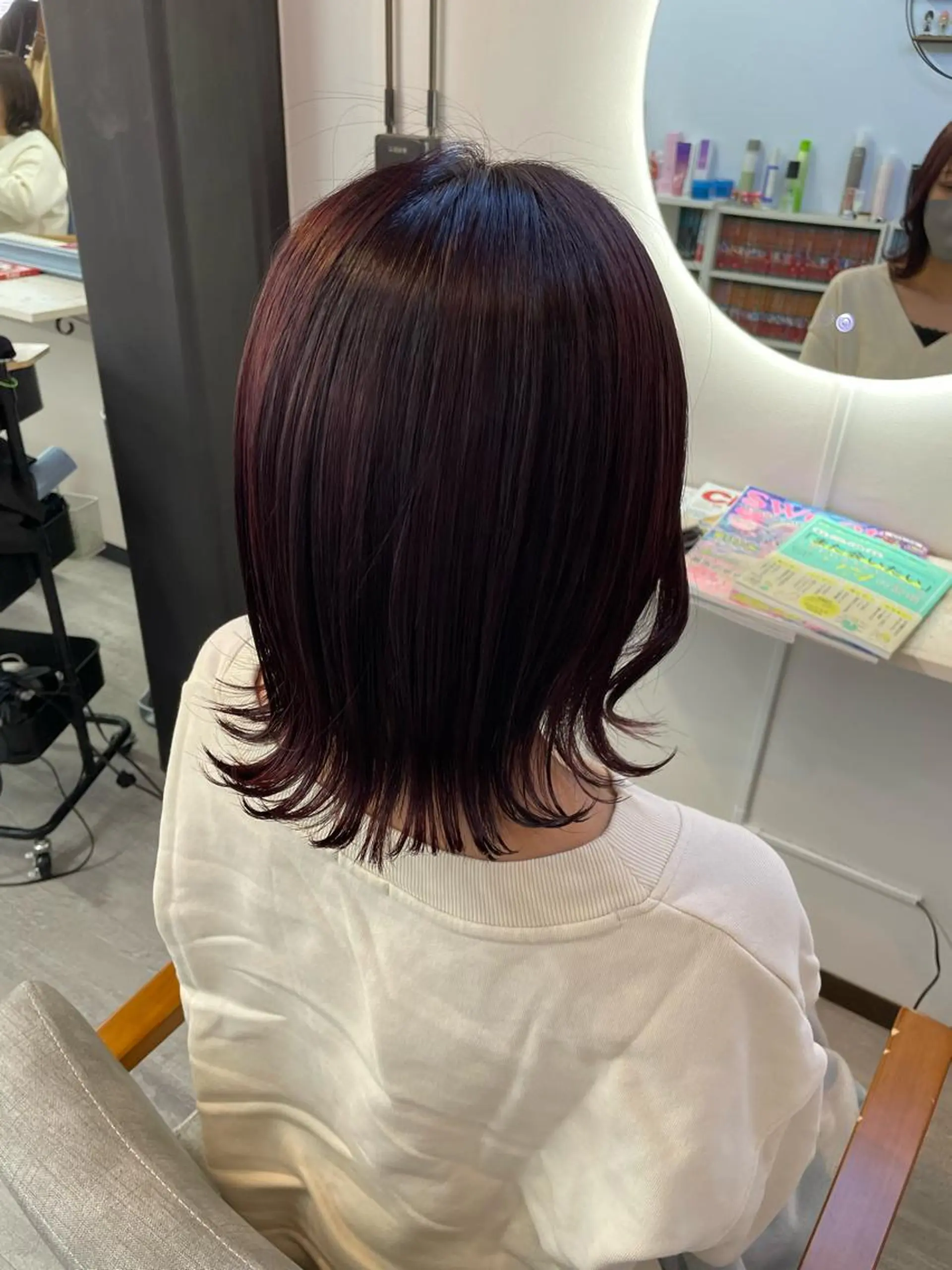 カラー オノ アカネのヘアスタイル
