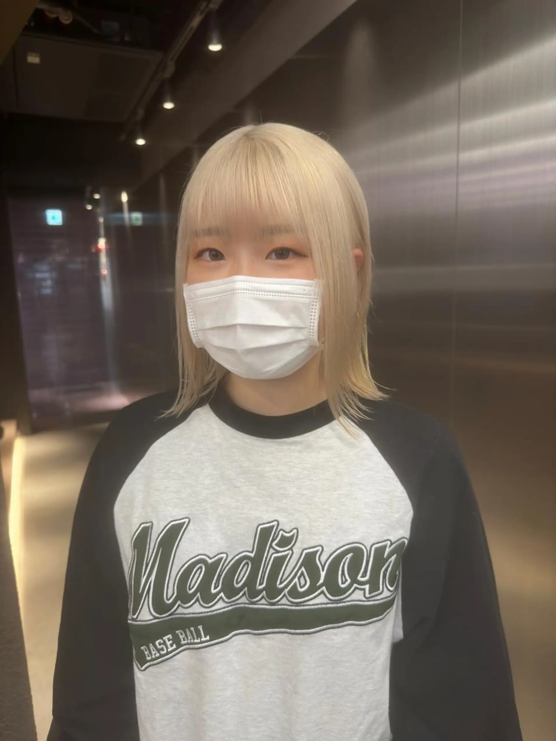 ショート カラー ブロンド ホワイトブロンド ヘアカラー トリートメント 鈴木/ミルクティー/ ブリーチ/ボブ/のヘアスタイル