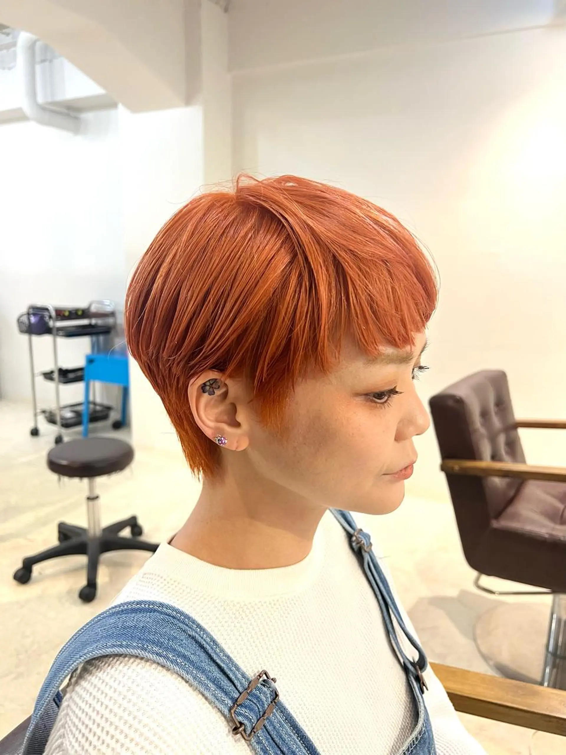 ショート カラー オレンジ ショートヘア カット ヘアカラー トリートメント 🤍中野 レオ🤍のヘアスタイル