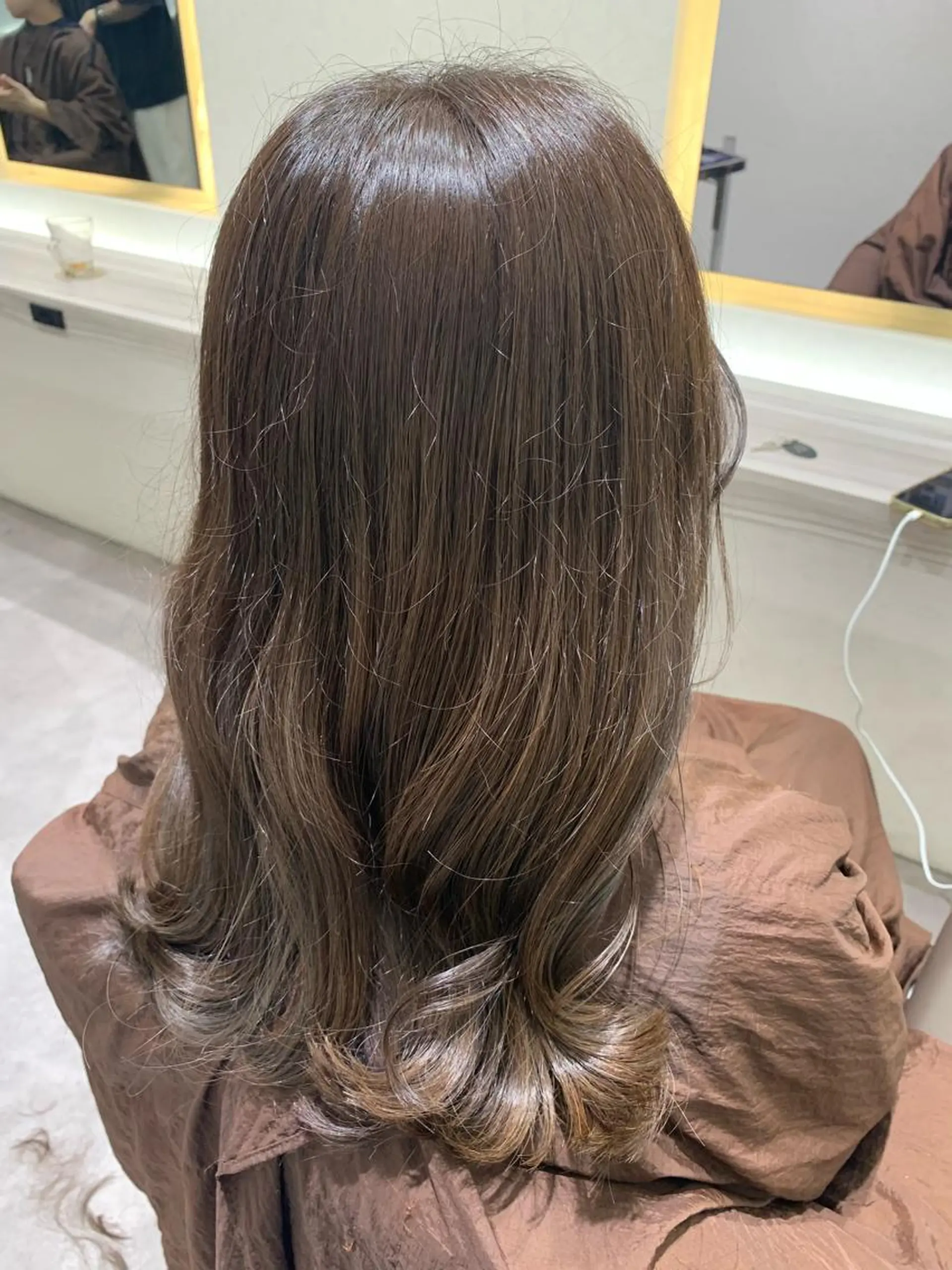 セミロング カラー 恒川 ひなたのヘアスタイル