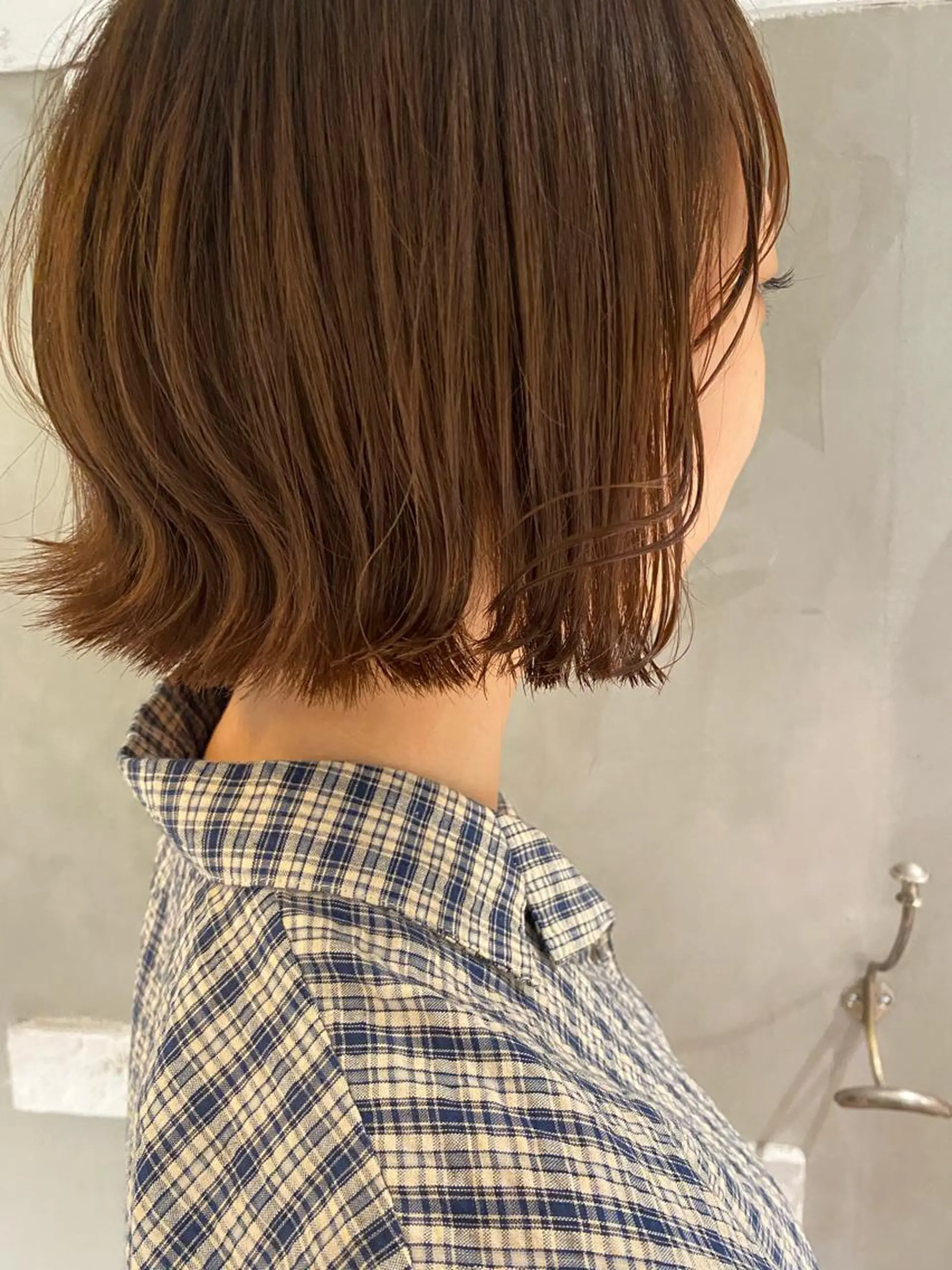 ショート 外ハネヘア カット トリートメント デザインカラー/パー マ🦖外岡咲希🦖のヘアスタイル