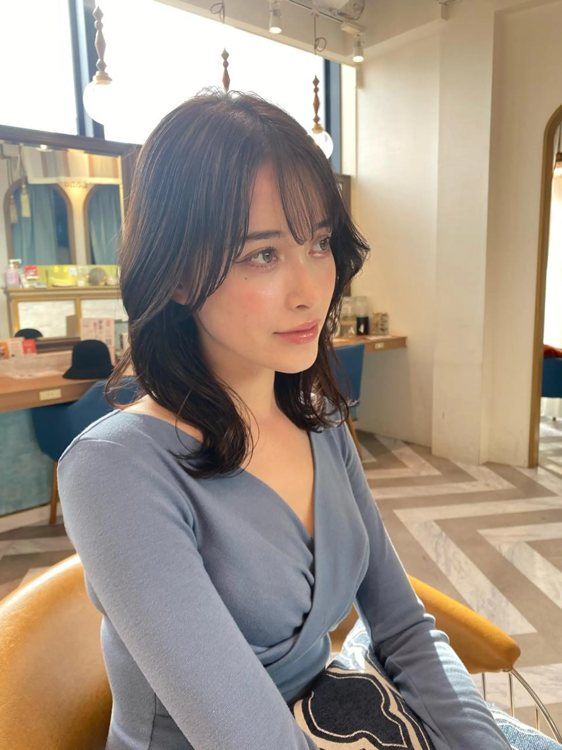 ミディアム カラー カット ヘアカラー トリートメント レイヤーカット /透明感カラー西田のヘアスタイル