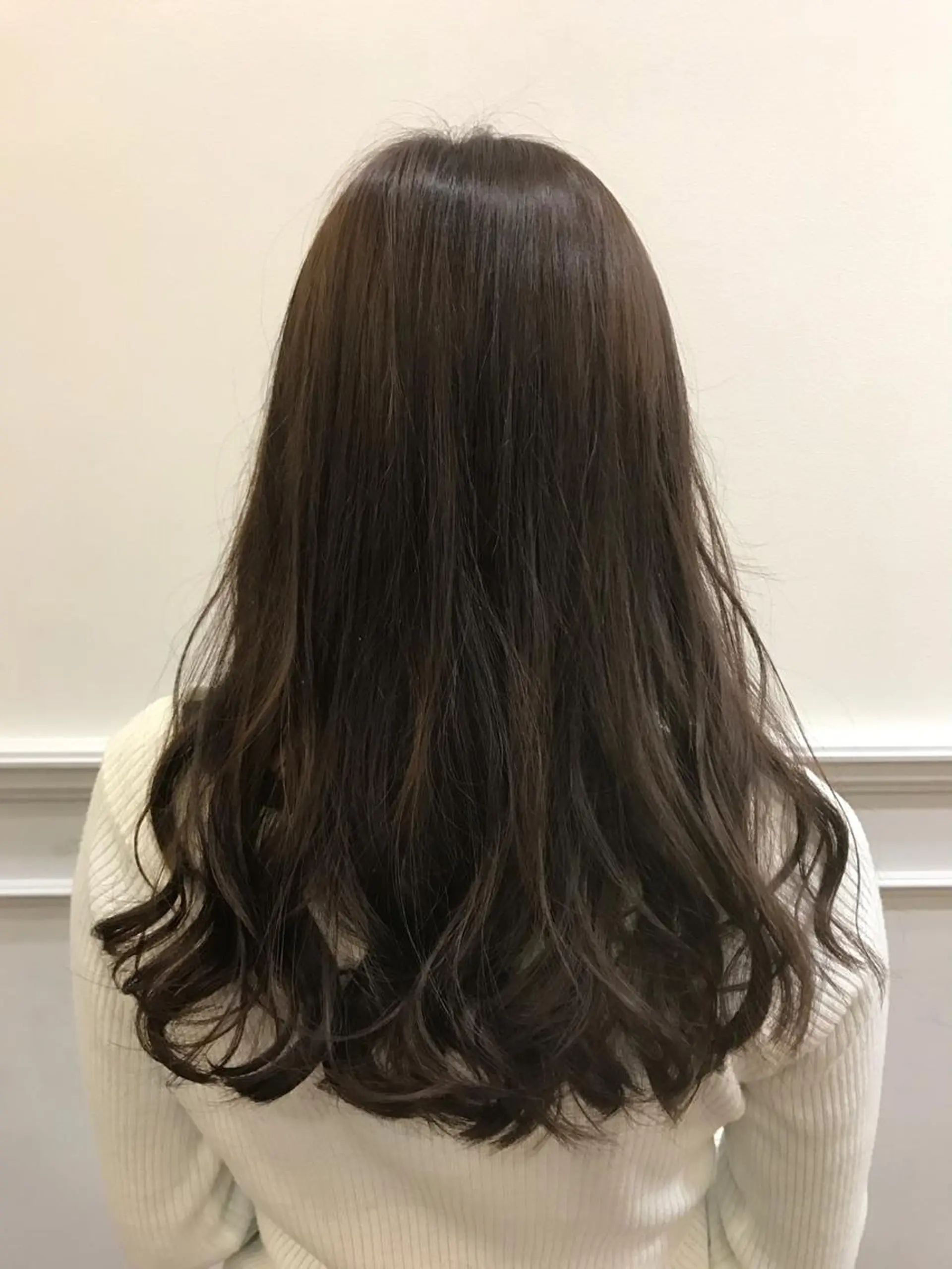 セミロング カラー ひろせ かなのヘアスタイル