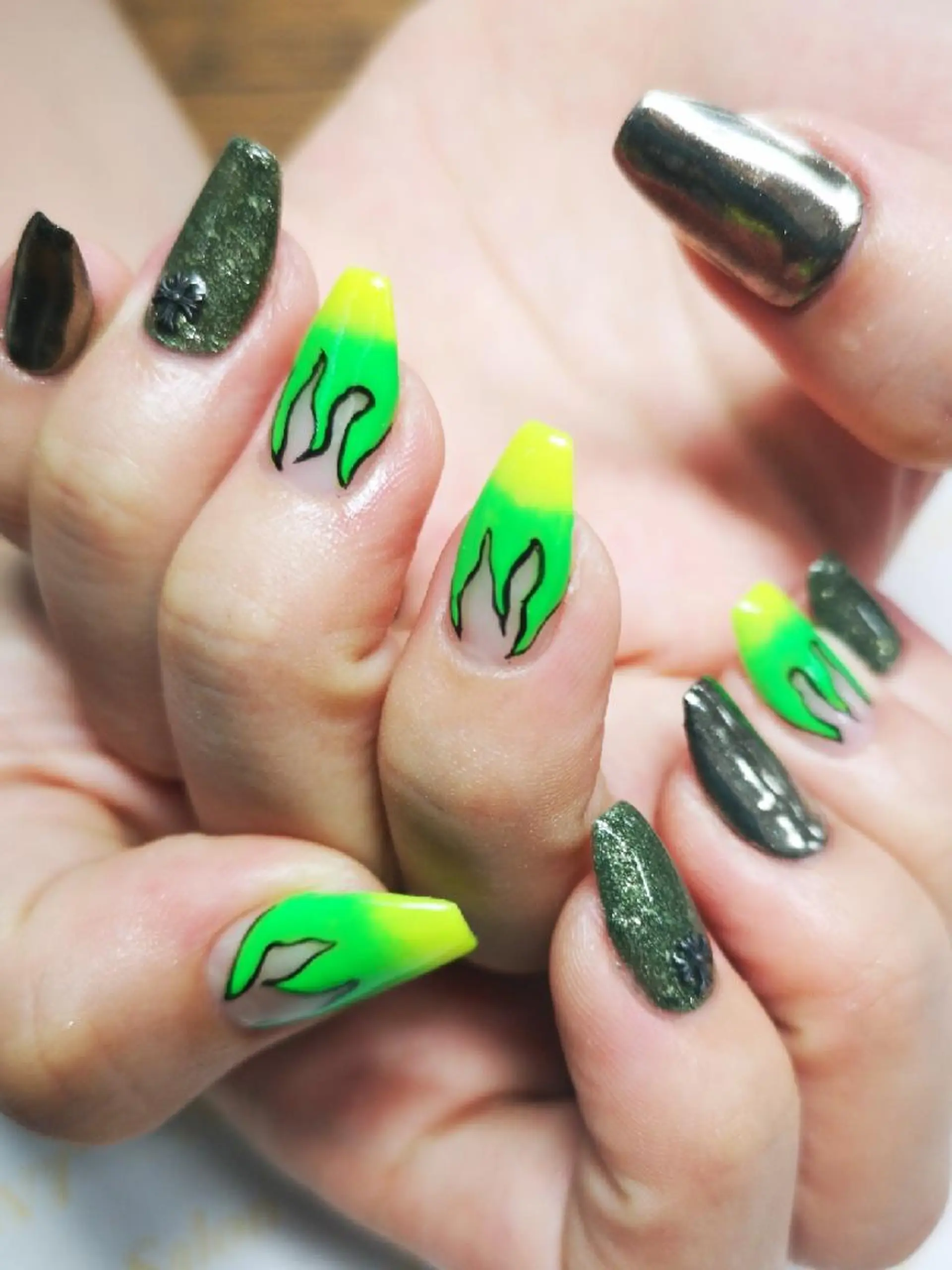 ネイル 石渡 美弥のネイルデザイン