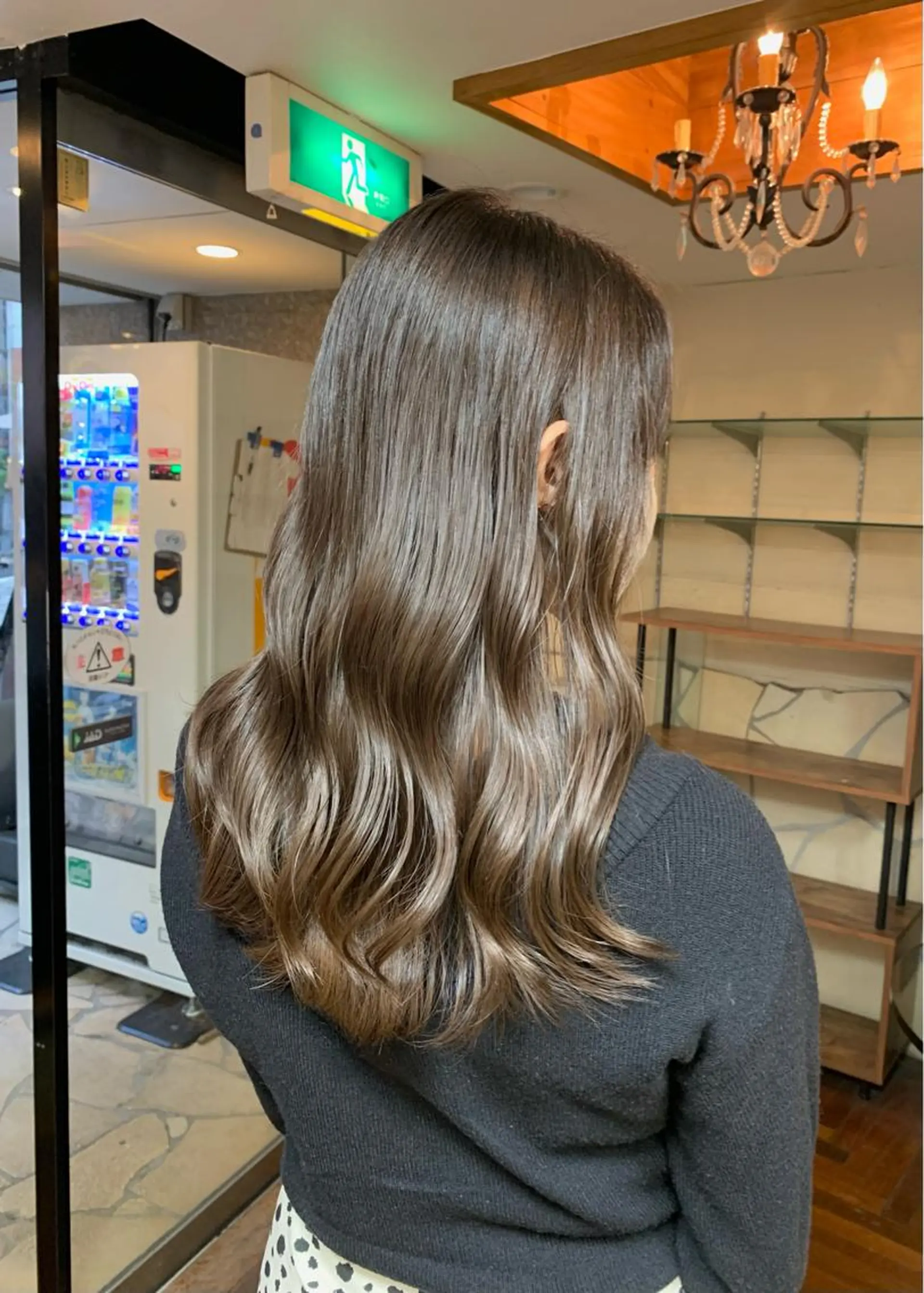 セミロング カラー ベージュカラー ブリーチ ブリーチなしカラー オリーブベージュ カット ヘアカラー トリートメント LUMO所属・矢野 晃平のヘアスタイル