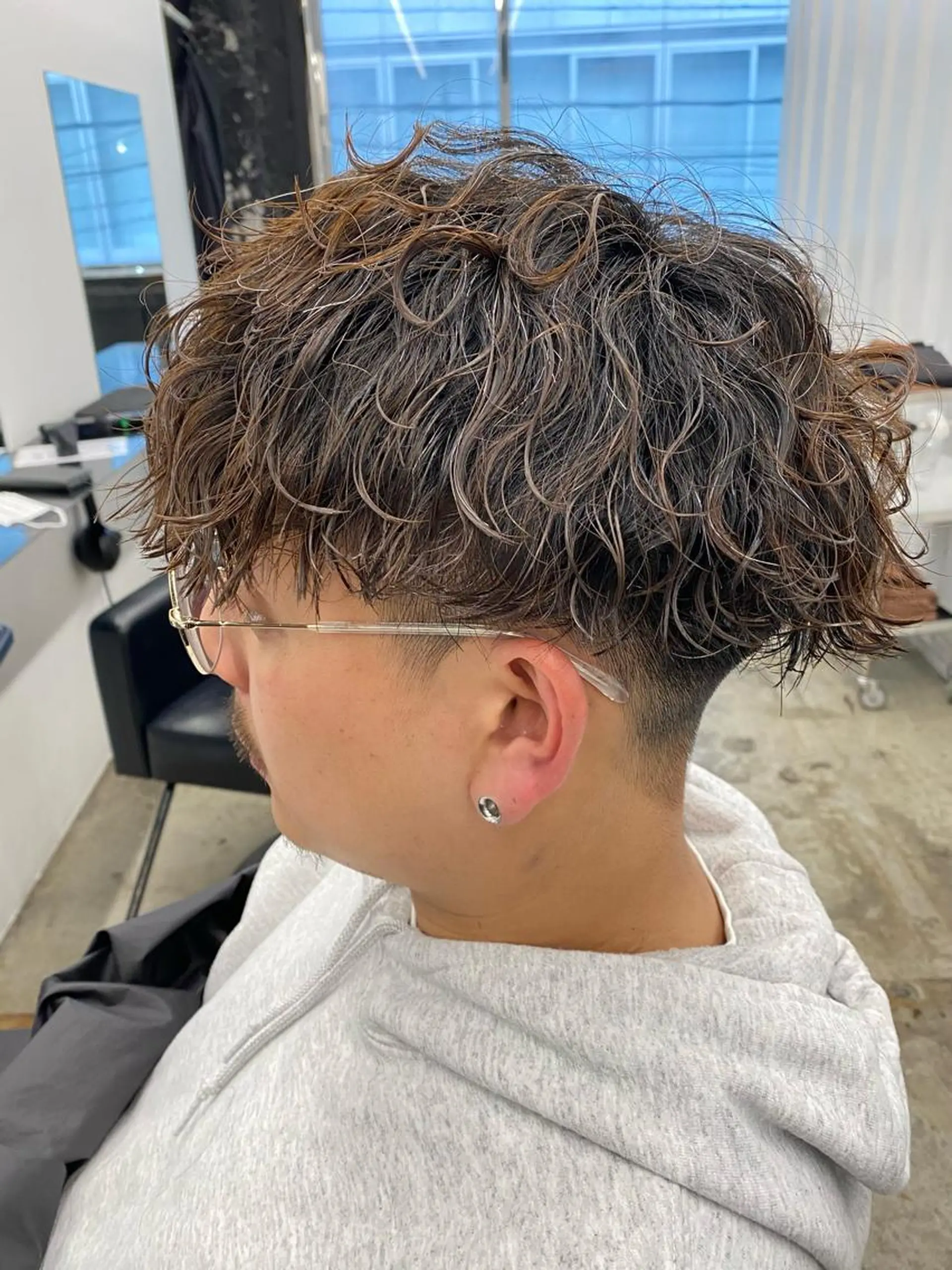 ショート パーマ メンズ メンズパーマ 波巻きパーマ スパイラルパーマ カット パーマ ［似合わせヘア］ ✂︎OGURO✂︎のヘアスタイル