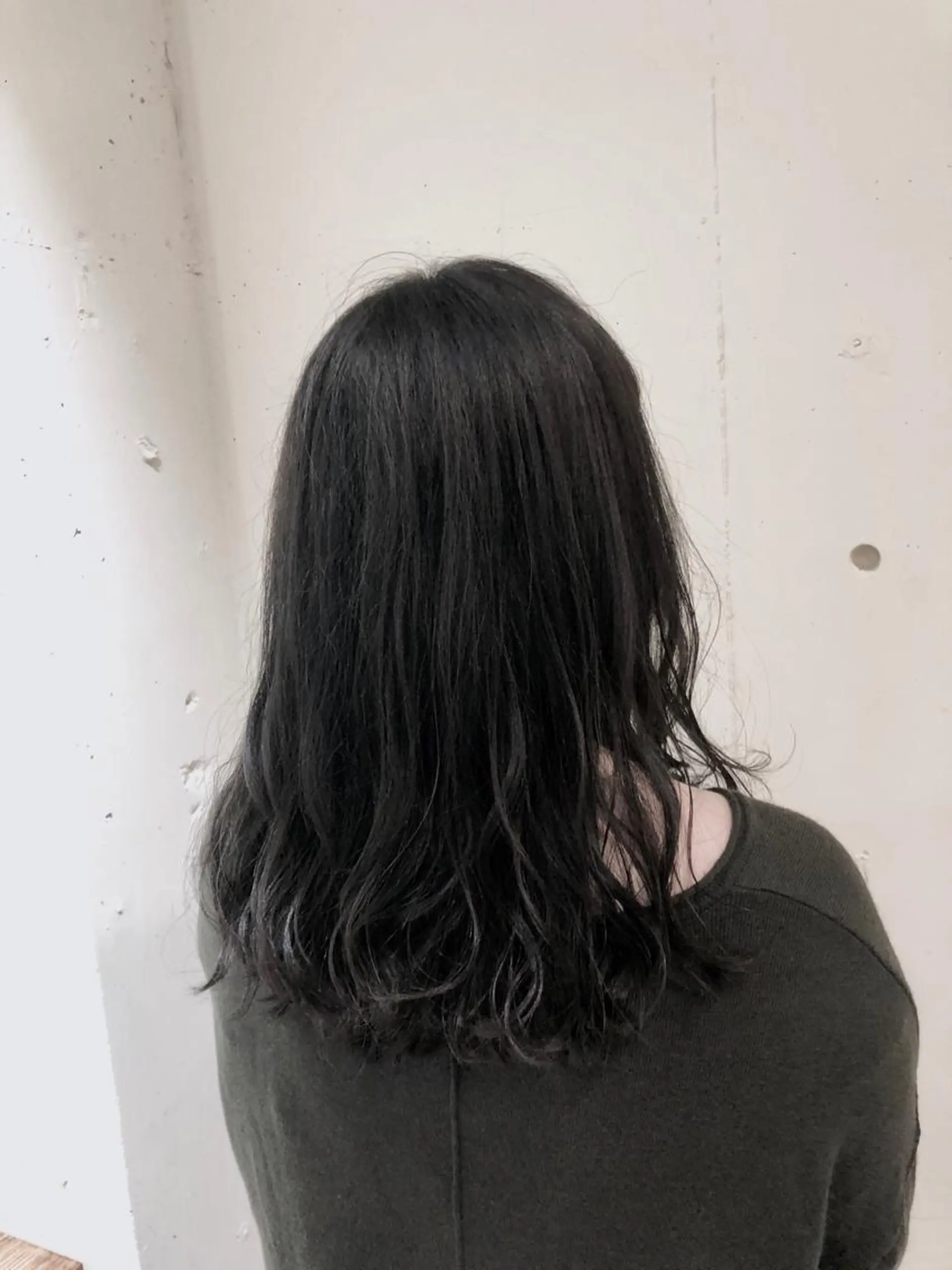 ミディアム カラー パーマ ヘアアレンジ ベージュカラー ブリーチ 透明感カラー デザインカラー グラデーションカラー 【ツヤ髪美容師】 ツダケイスケのヘアスタイル