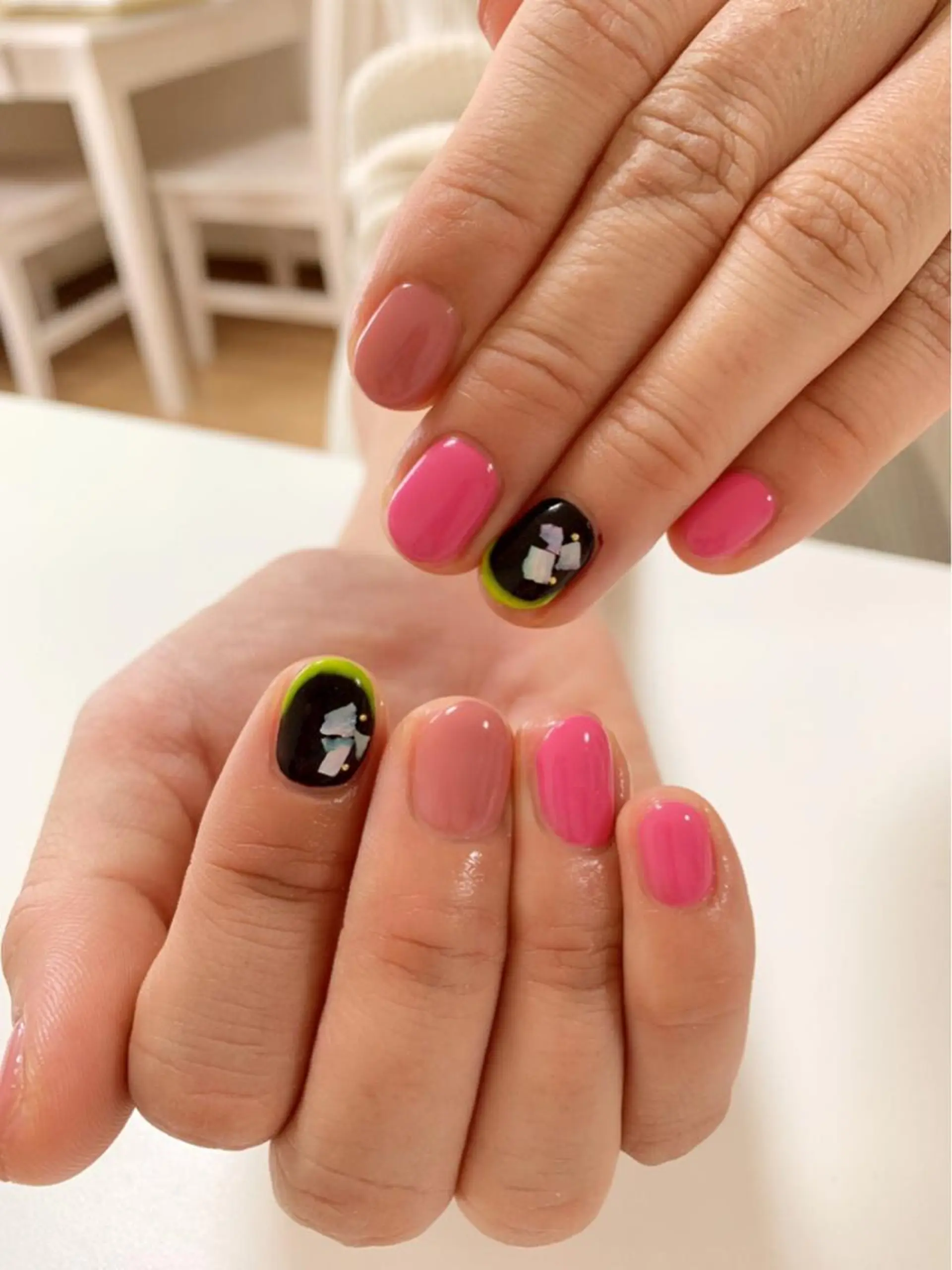 ネイル アートネイル 長さ出し フットネイル グリーン ニュアンスネイル Lily Roseスタッフ一同のマツエク・マツパデザイン