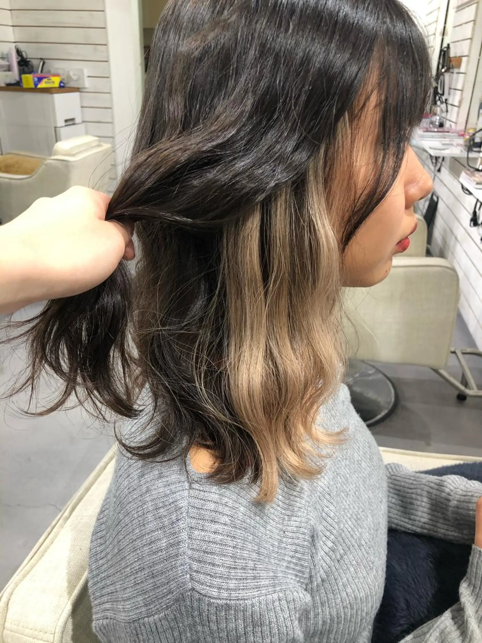 ショート カラー イヤリングカラー インナーカラー エクステ エクステ 🦋美髪／エクステ 🦋アベイクミのヘアスタイル