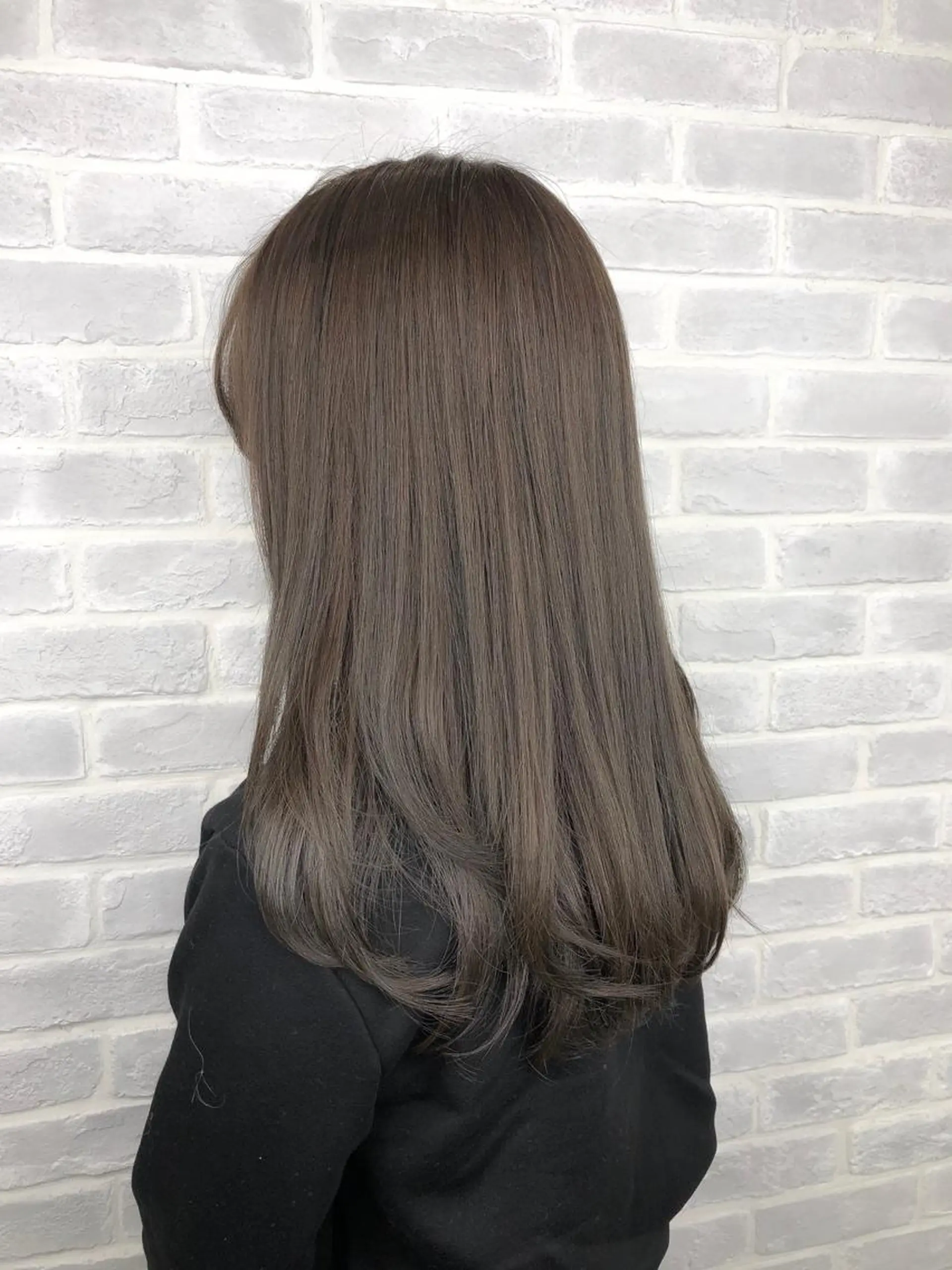 セミロング カラー ブルーカラー ブルージュ SALOWIN神戸三宮East店所属・【透明感、艶髪】西村 有司のヘアスタイル