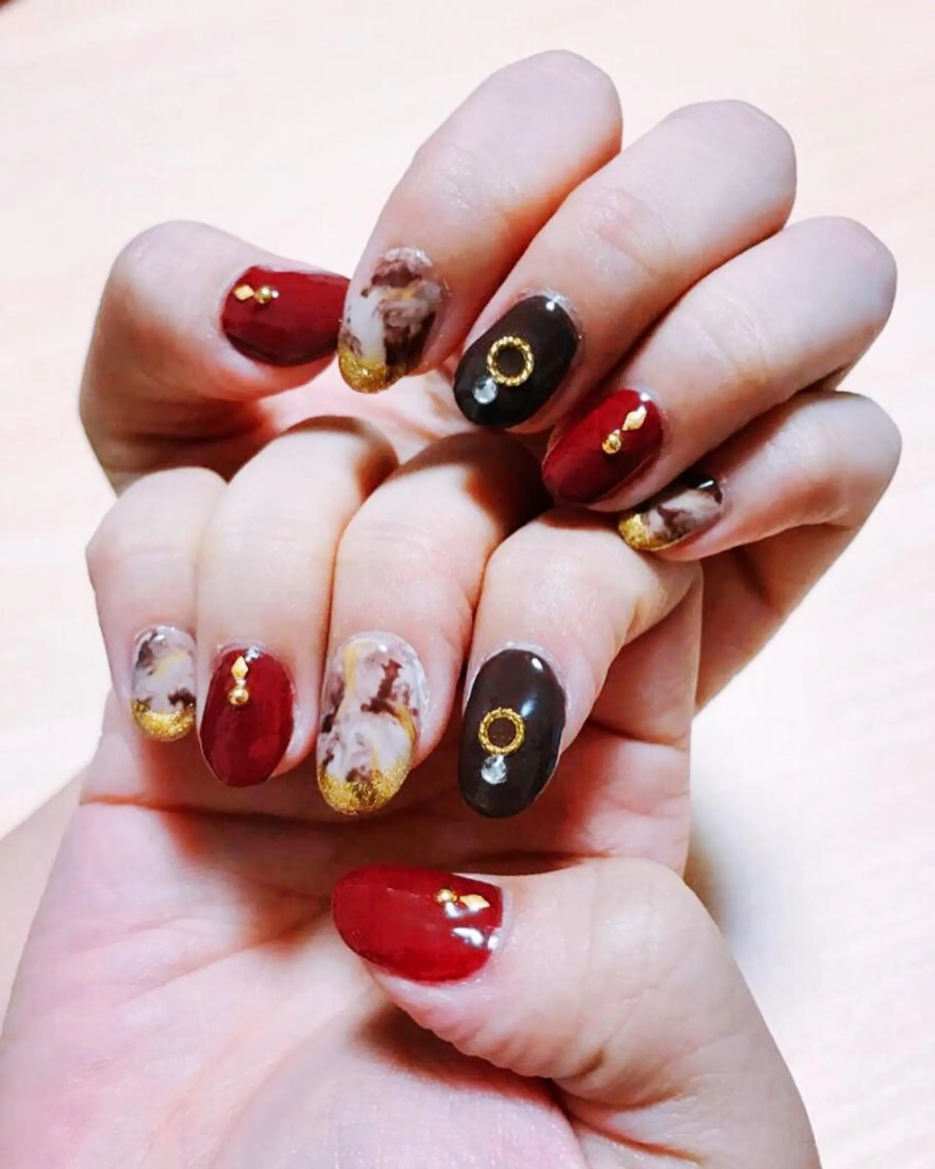 ネイル ストーンネイル 美尽  BIZIN所属・久々 もえみのネイルデザイン