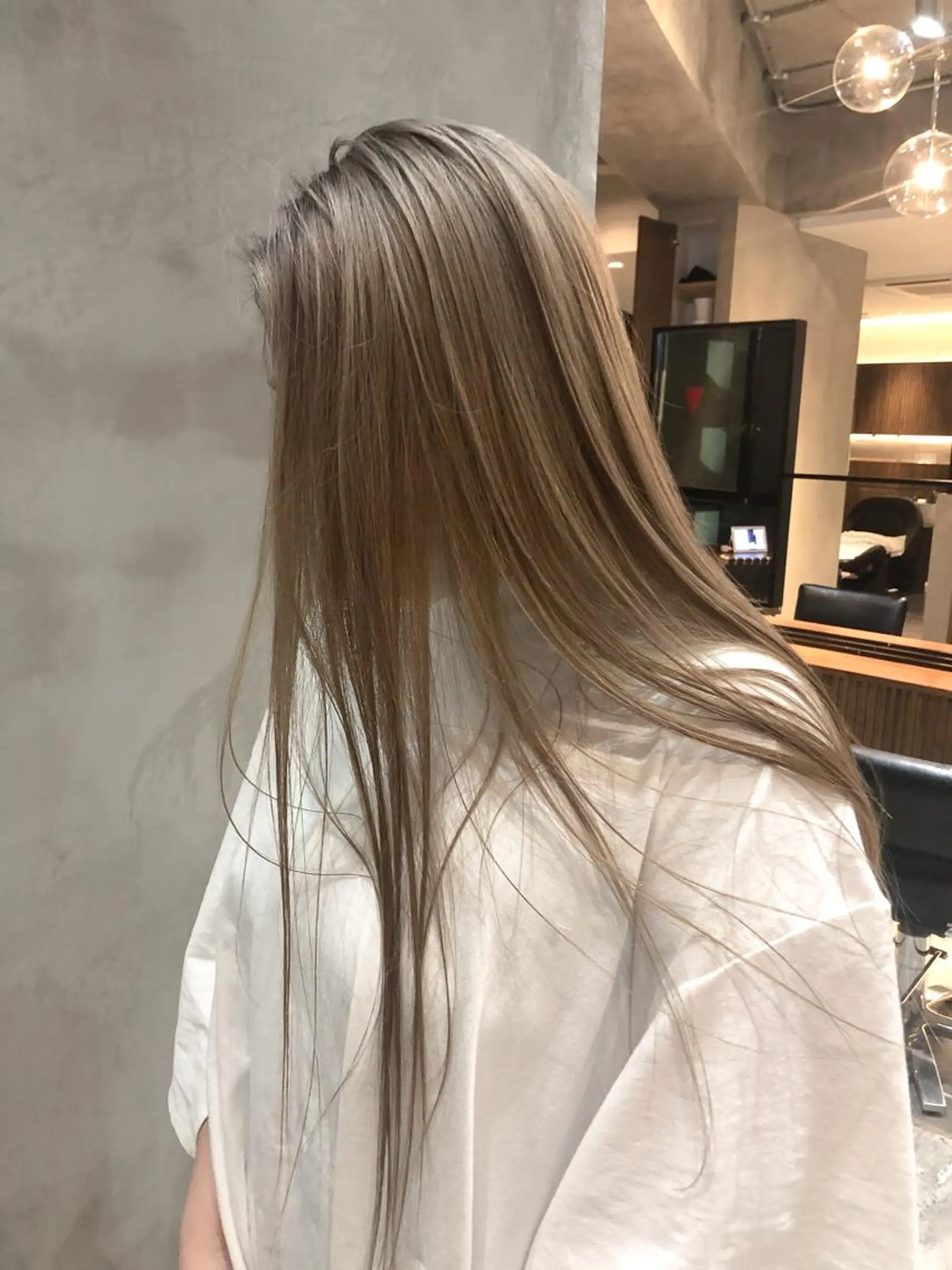 セミロング カラー INTRO.by Fi-Ne所属・韓国ヘア 店長NEGIのヘアスタイル