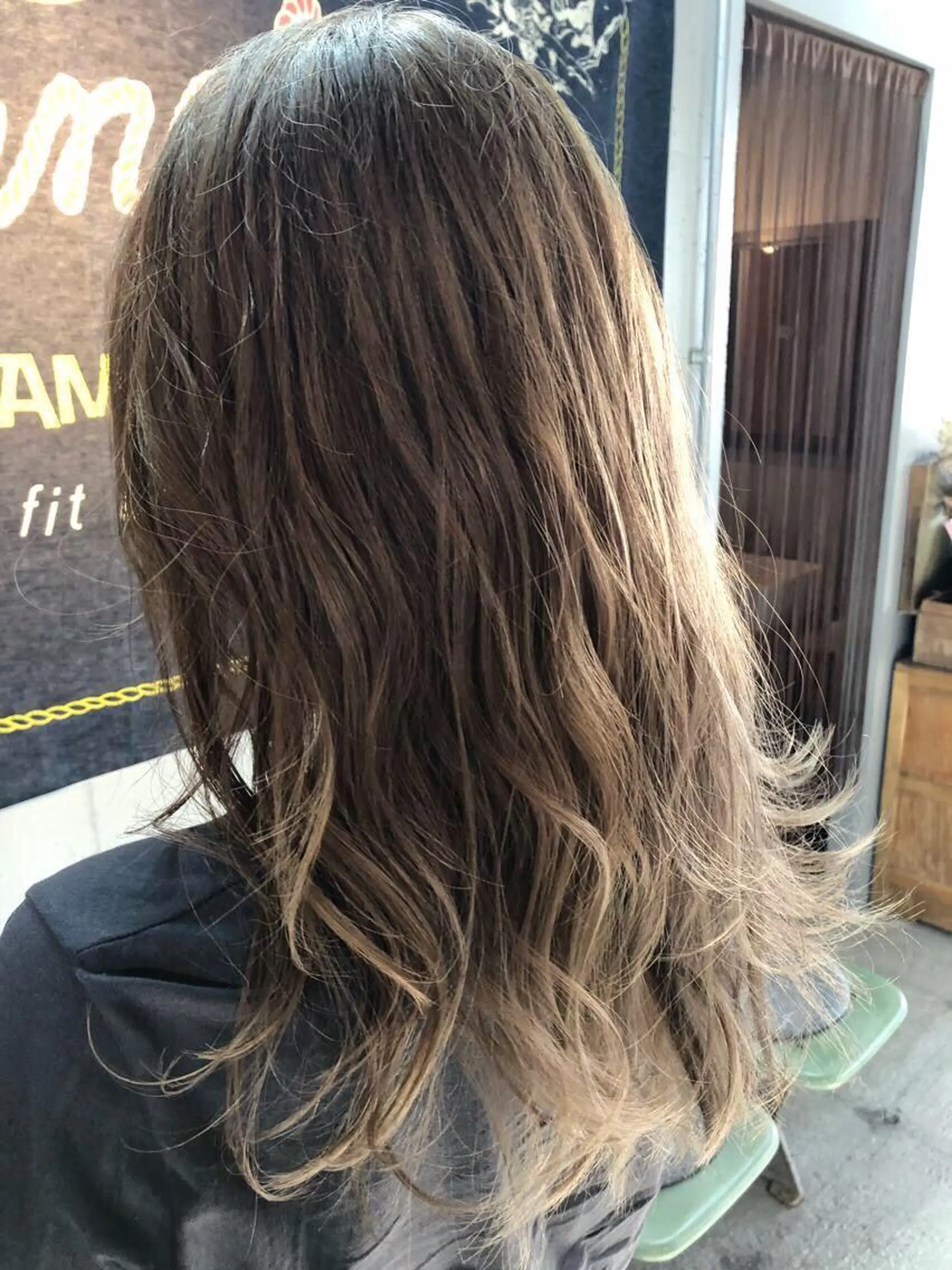 ロング カラー グラデーションカラー ハイライトカラー ハイライト 代表 中島貴志のヘアスタイル