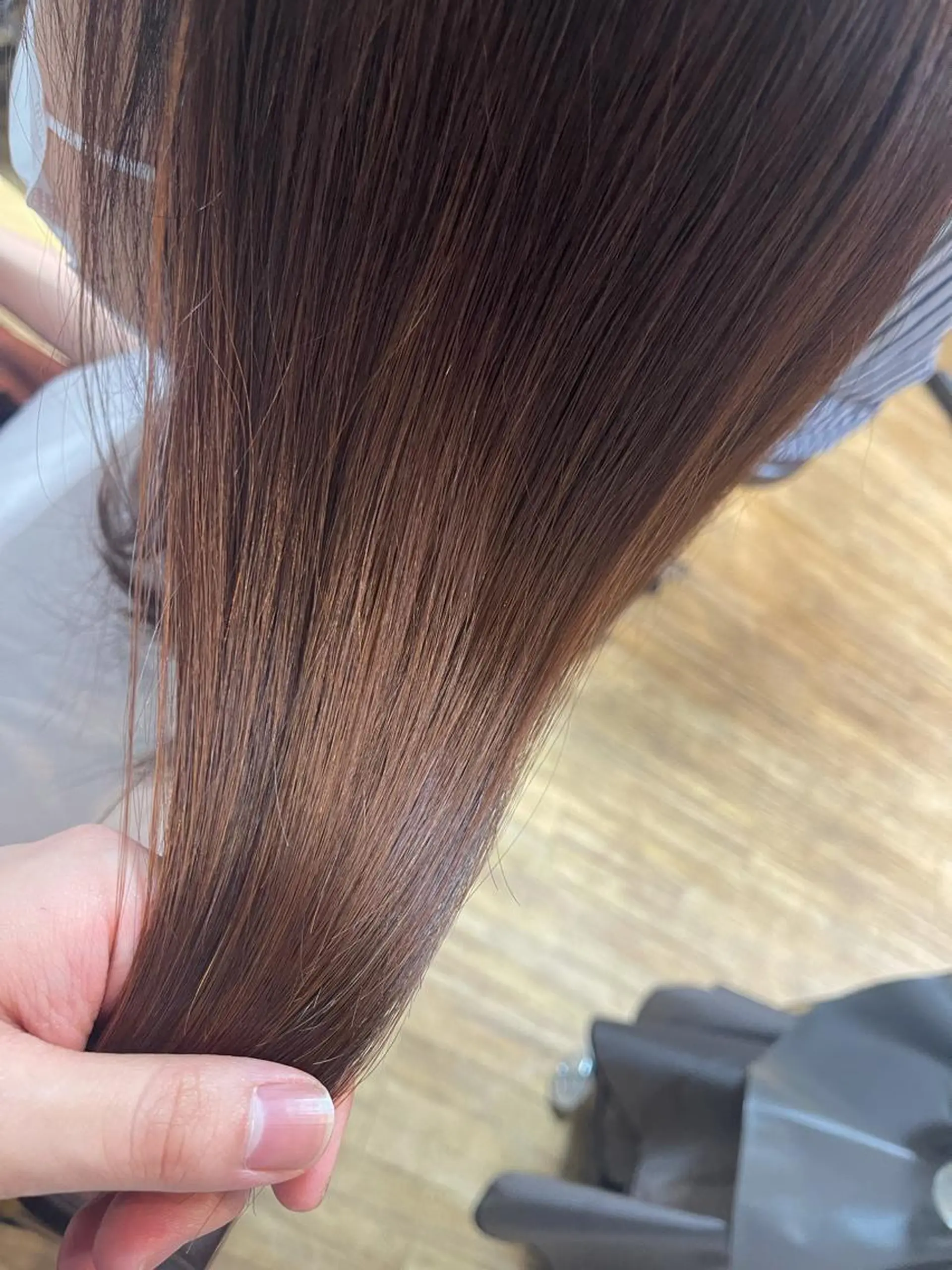 セミロング カラー 髪質改善 トリートメント カット ヘアカラー 縮毛矯正 トリートメント 平田 たかしのヘアスタイル