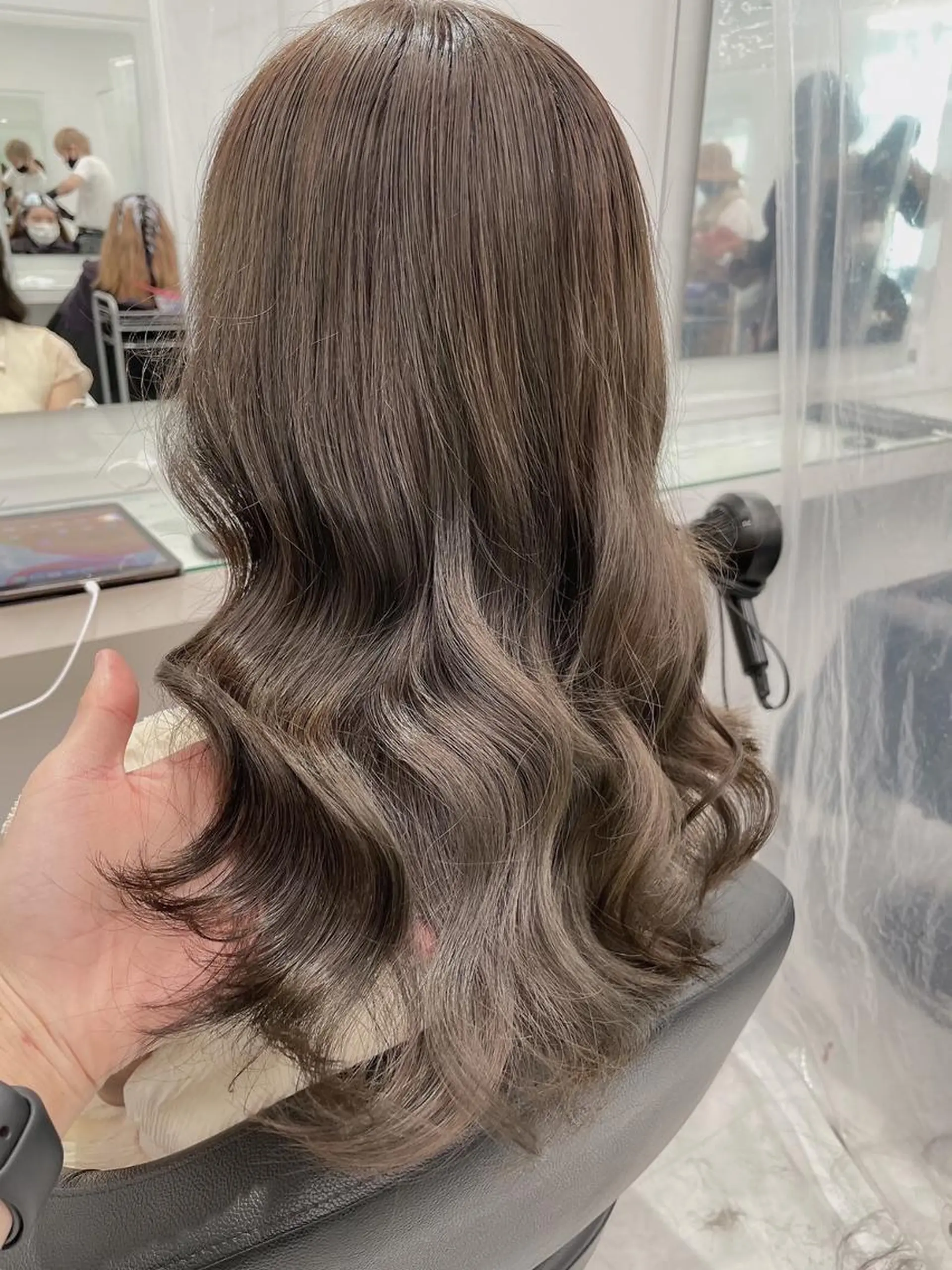 ロング カラー ヘアアレンジ 透け上品ハイトーン 職人ゆうと🤍のヘアスタイル