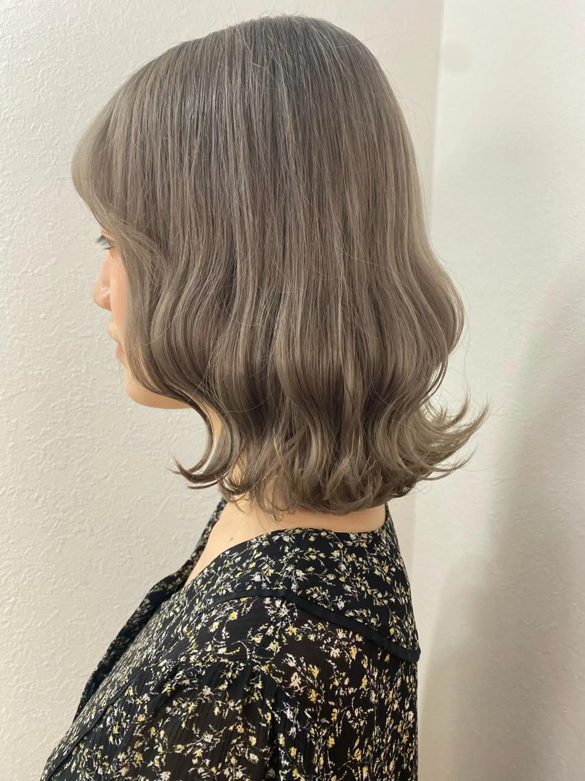 ミディアム カラー ベージュカラー 遠藤沙也加 /レイヤーカットのヘアスタイル