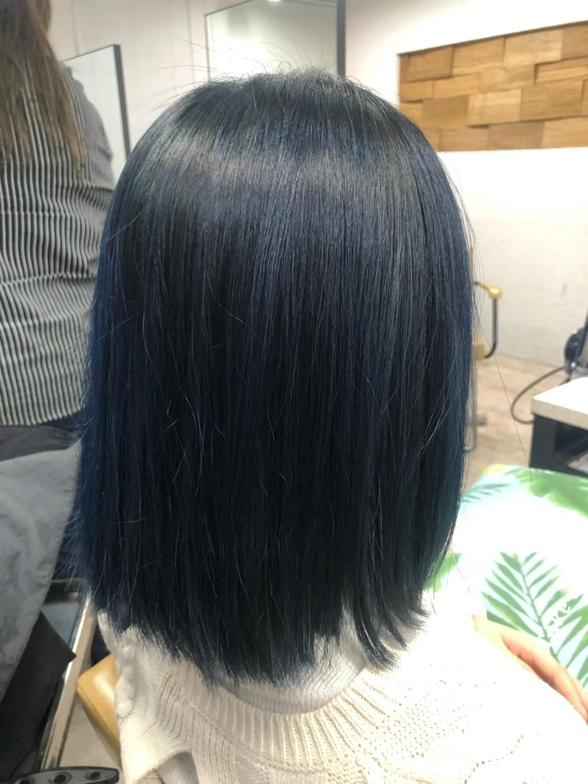 カラー ネイビーカラー ヘアカラー トリートメント 🔥ブリーチカラー 槙川のヘアスタイル