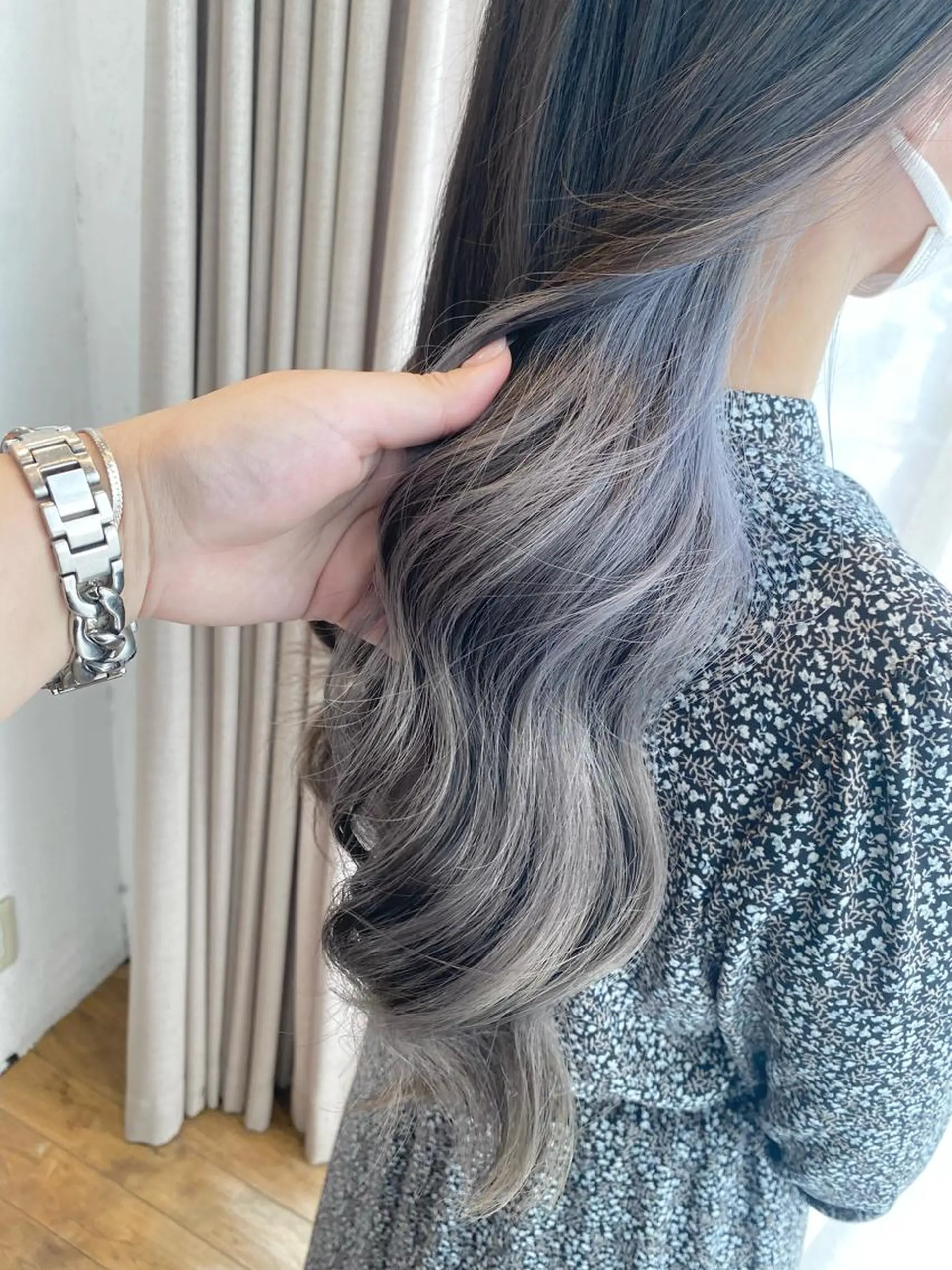 セミロング カラー シルバー sio.nail&eyebrow salon shimokitazawa2号店所属・nailist mana𖤐´-のネイルデザイン