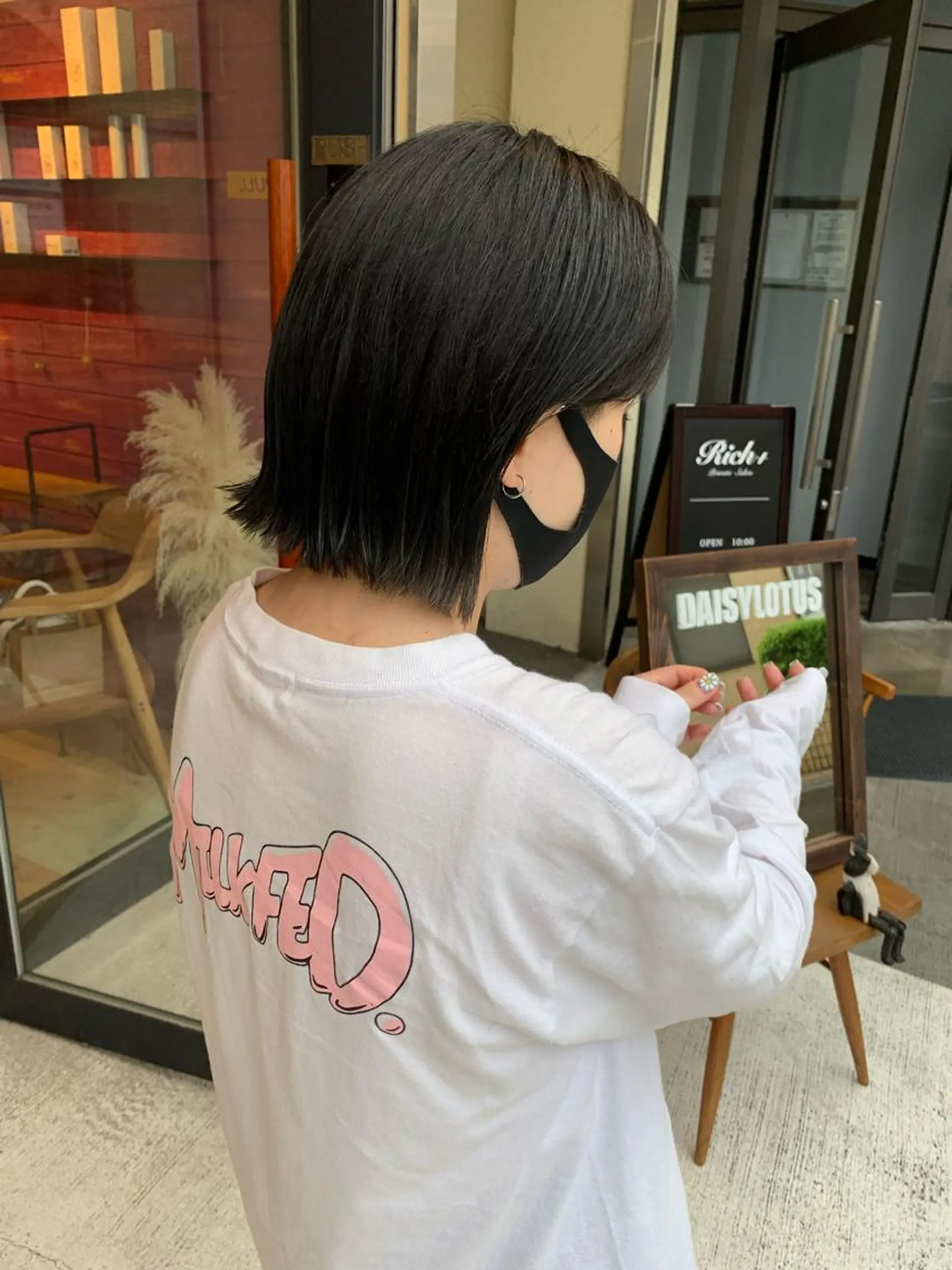 ミディアム hair make DAISY LOTUS所属・MAYU🪡 透明感カラー/耳ツボのヘアスタイル