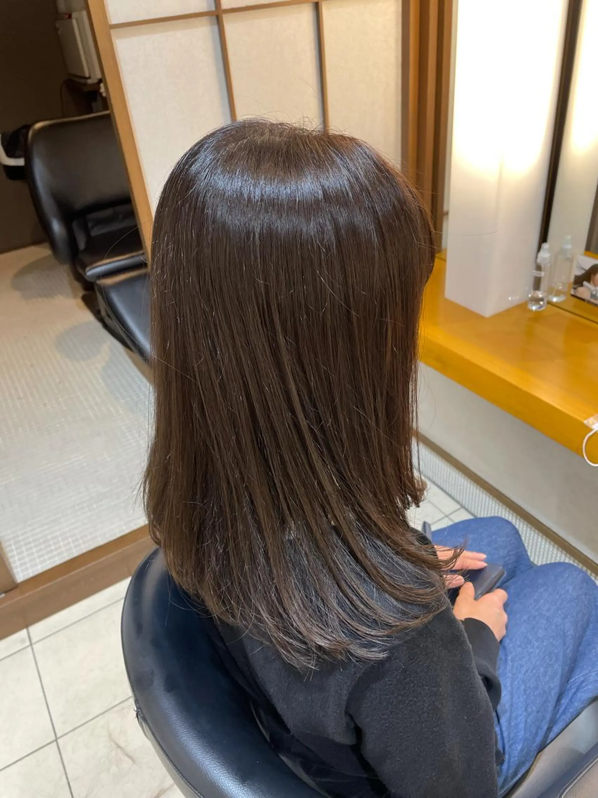 セミロング カラー グレージュ オリーブグレージュ オリーブグレー カット ヘアカラー VanCouncil 千種所属・大竹 穂香のヘアスタイル