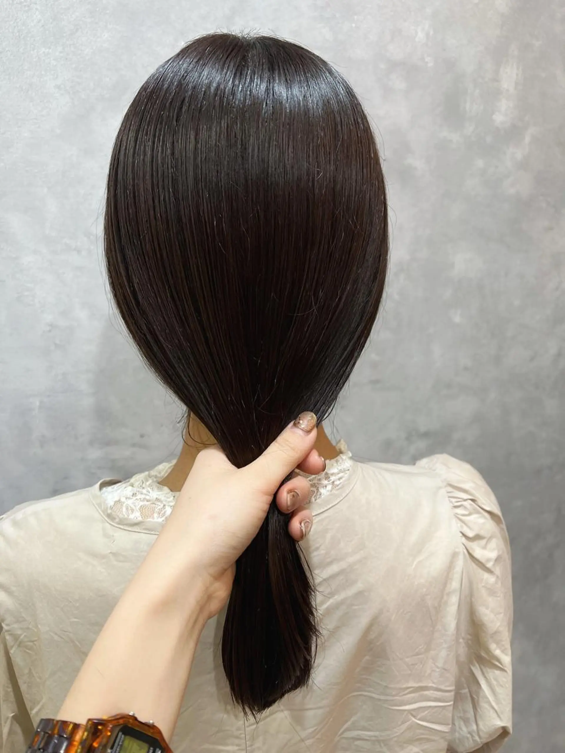 セミロング カラー グレージュ ラベンダーカラー ラベンダーグレージュ ラベンダーグレー 中村 ひなたのヘアスタイル