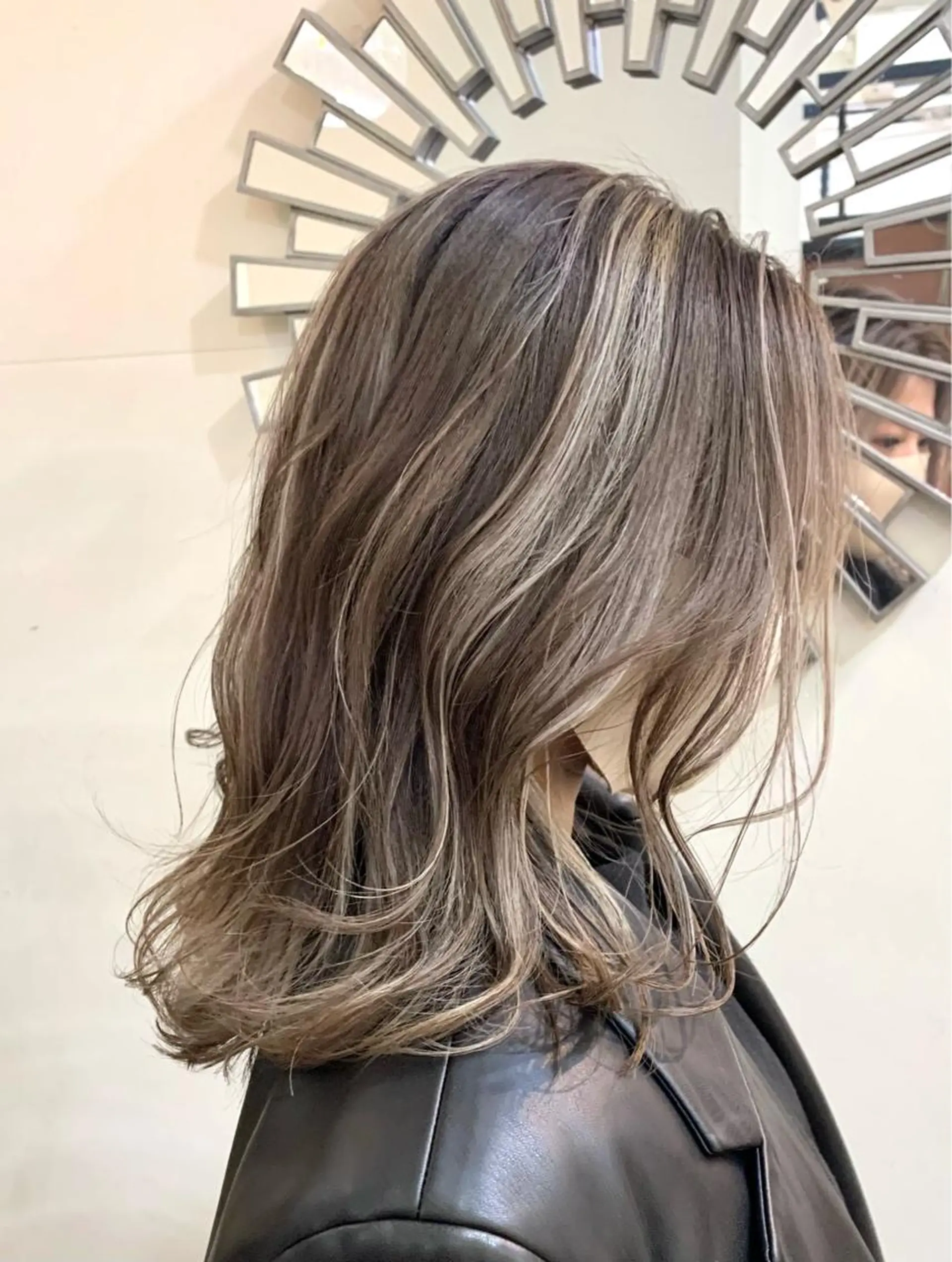 セミロング おおたけ あゆみのヘアスタイル