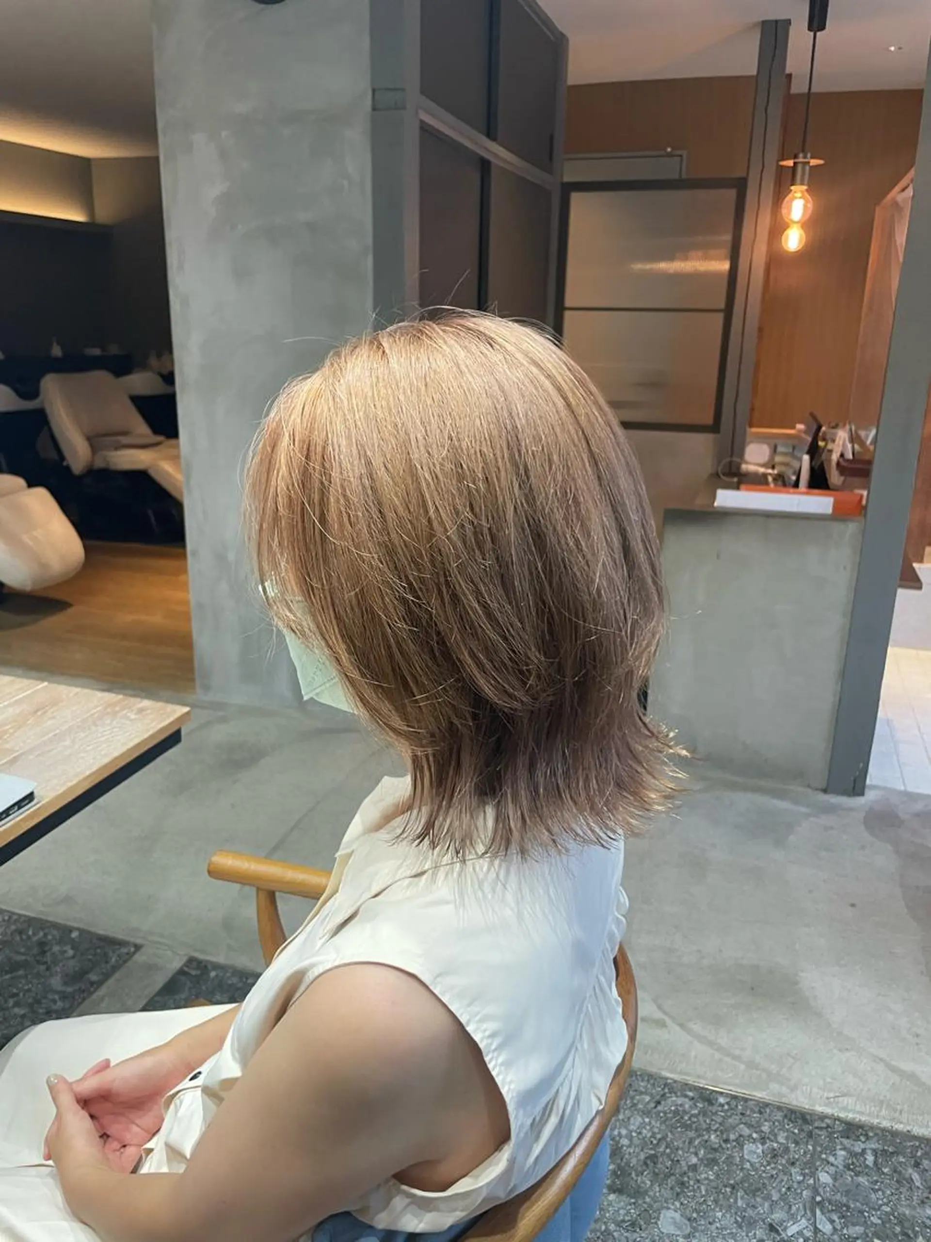 ミディアム カラー ベージュカラー ミルクティーベージュ カット ヘアカラー 五十嵐 雄毅のヘアスタイル