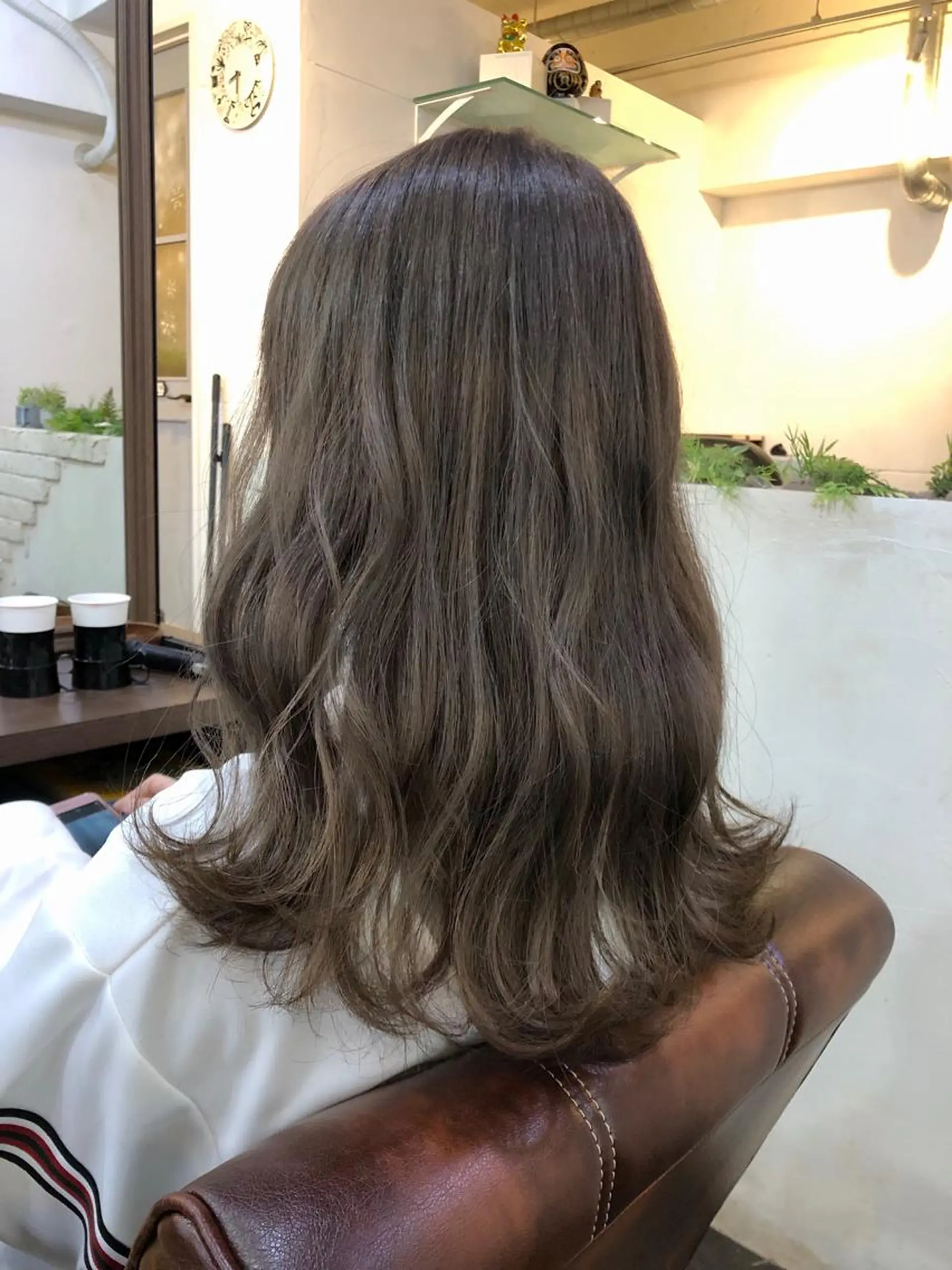 ロング カラー アッシュ ベージュカラー ブリーチ 【艶髪×韓国風】 毛流れ職人 RYOのヘアスタイル