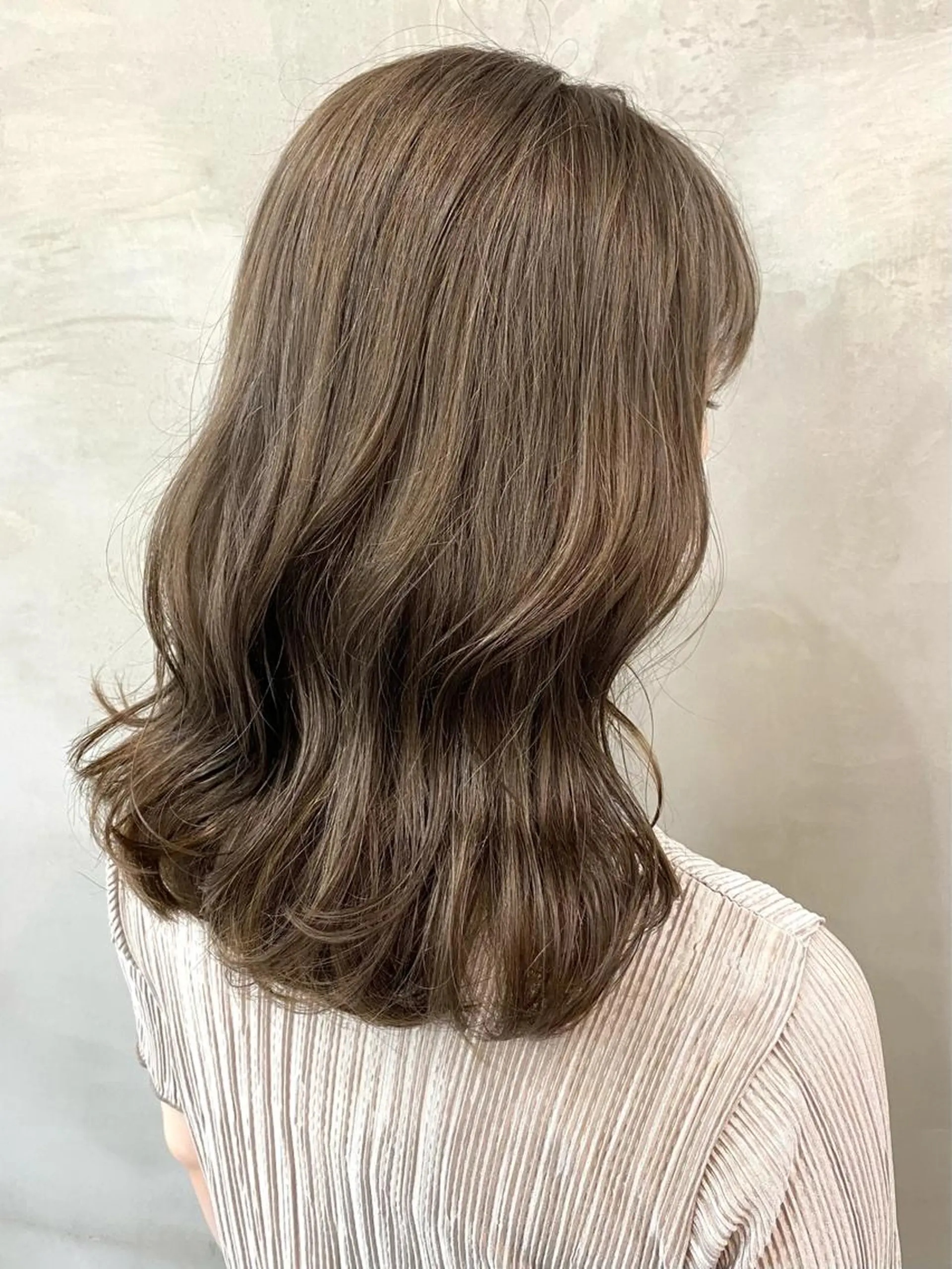 セミロング カラー ブリーチ ブリーチなしカラー カット ヘアカラー トリートメント 🫧透明感カラー🫧 OIKAWAのヘアスタイル