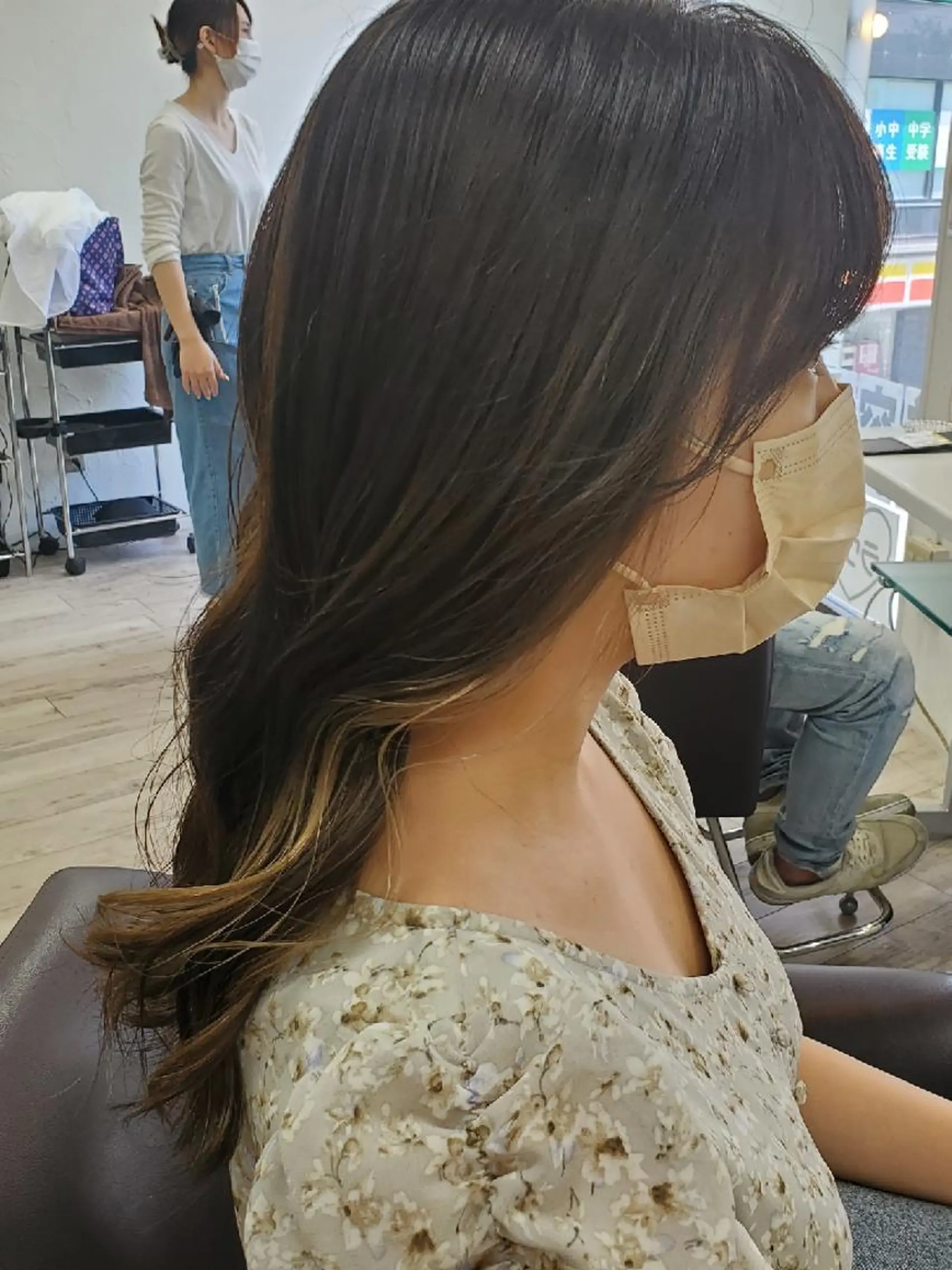 ロング カラー イヤリングカラー Neuk所属・髪質改善/白髪ぼかし SHIONのヘアスタイル