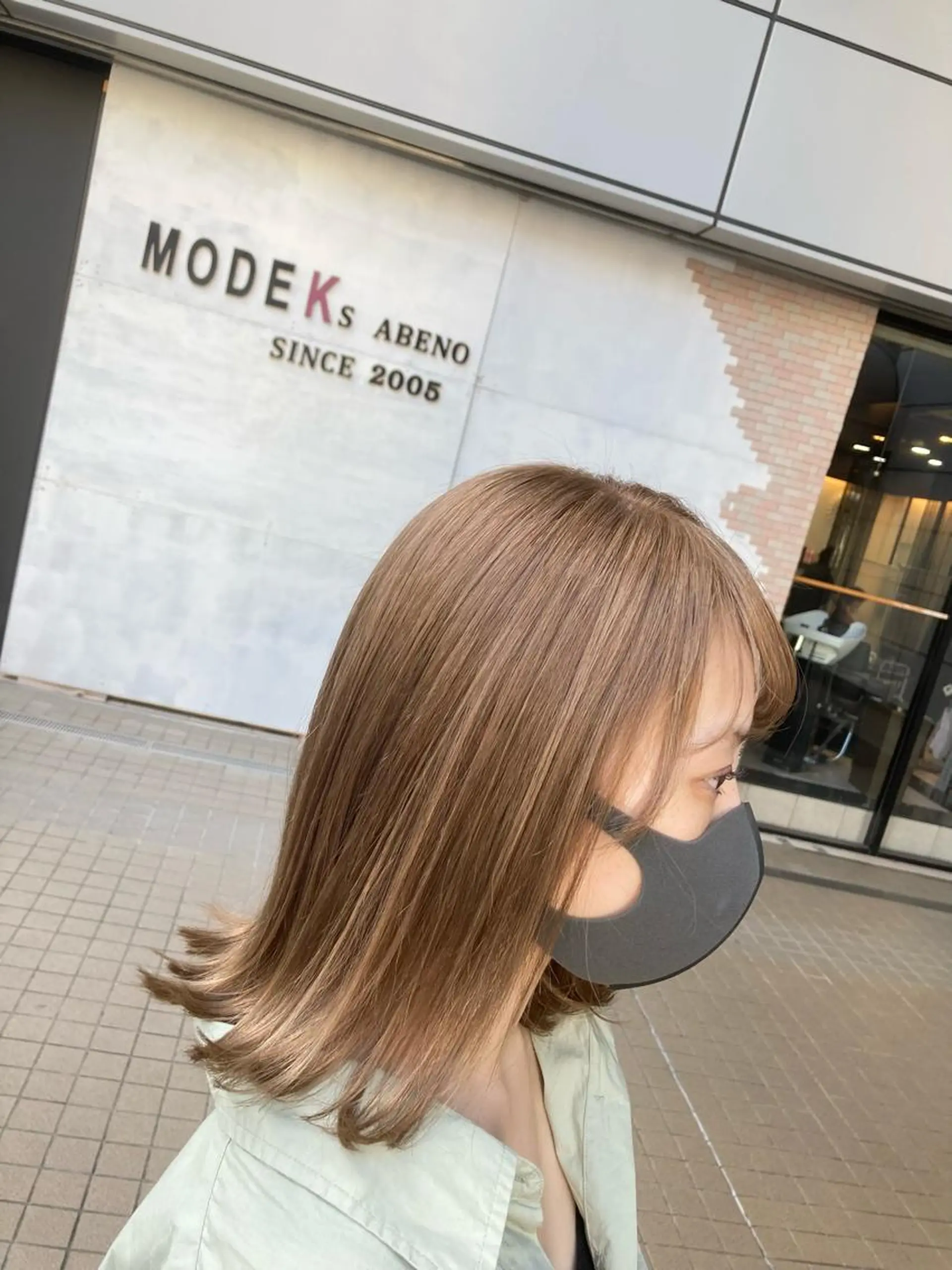 ミディアム カラー ブラウンカラー ミルクティーブラウン カット ヘアカラー SHAFT Ieiriのヘアスタイル