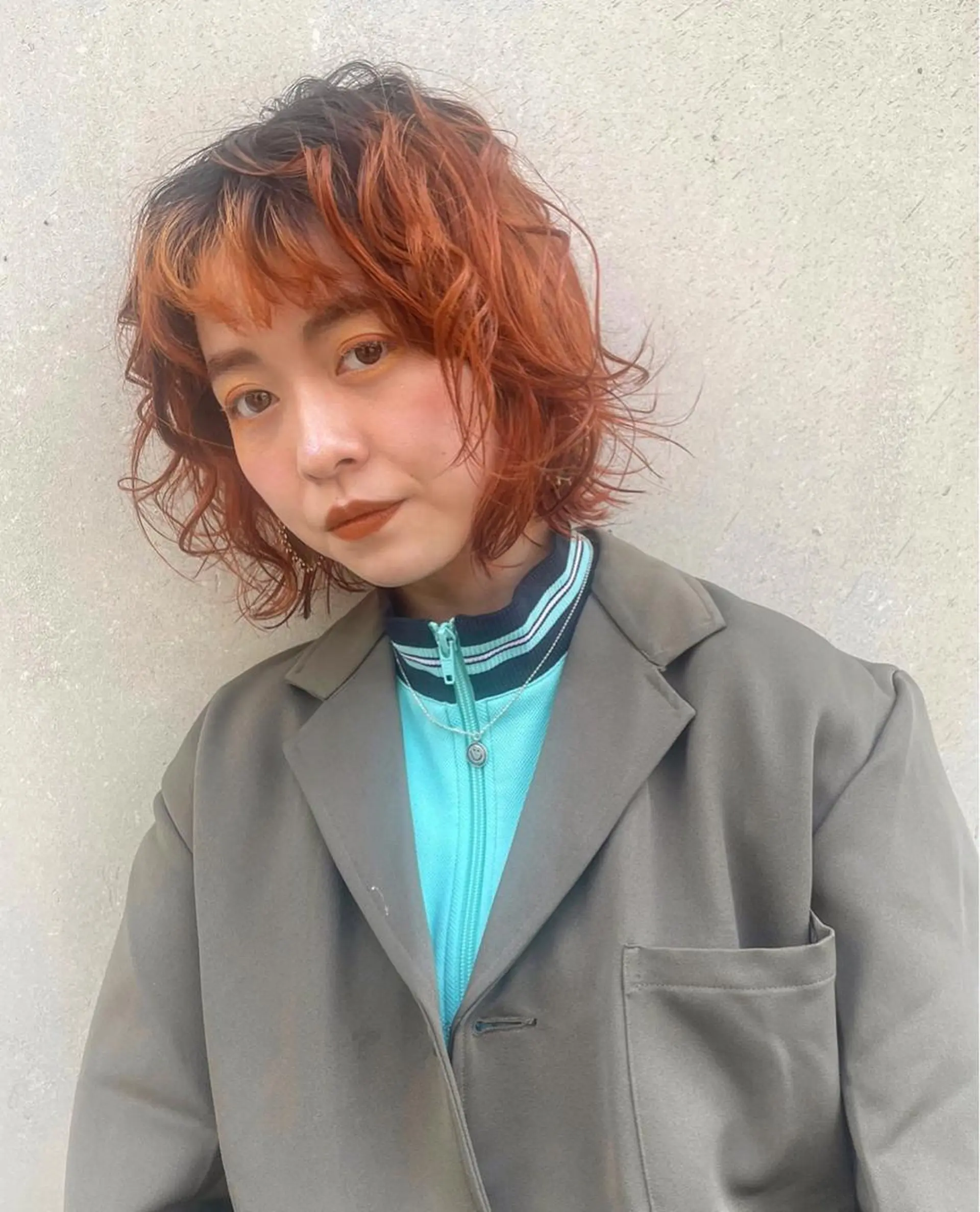 ミディアム カラー tomo🍒パーマ ハイトーン似合わせのヘアスタイル