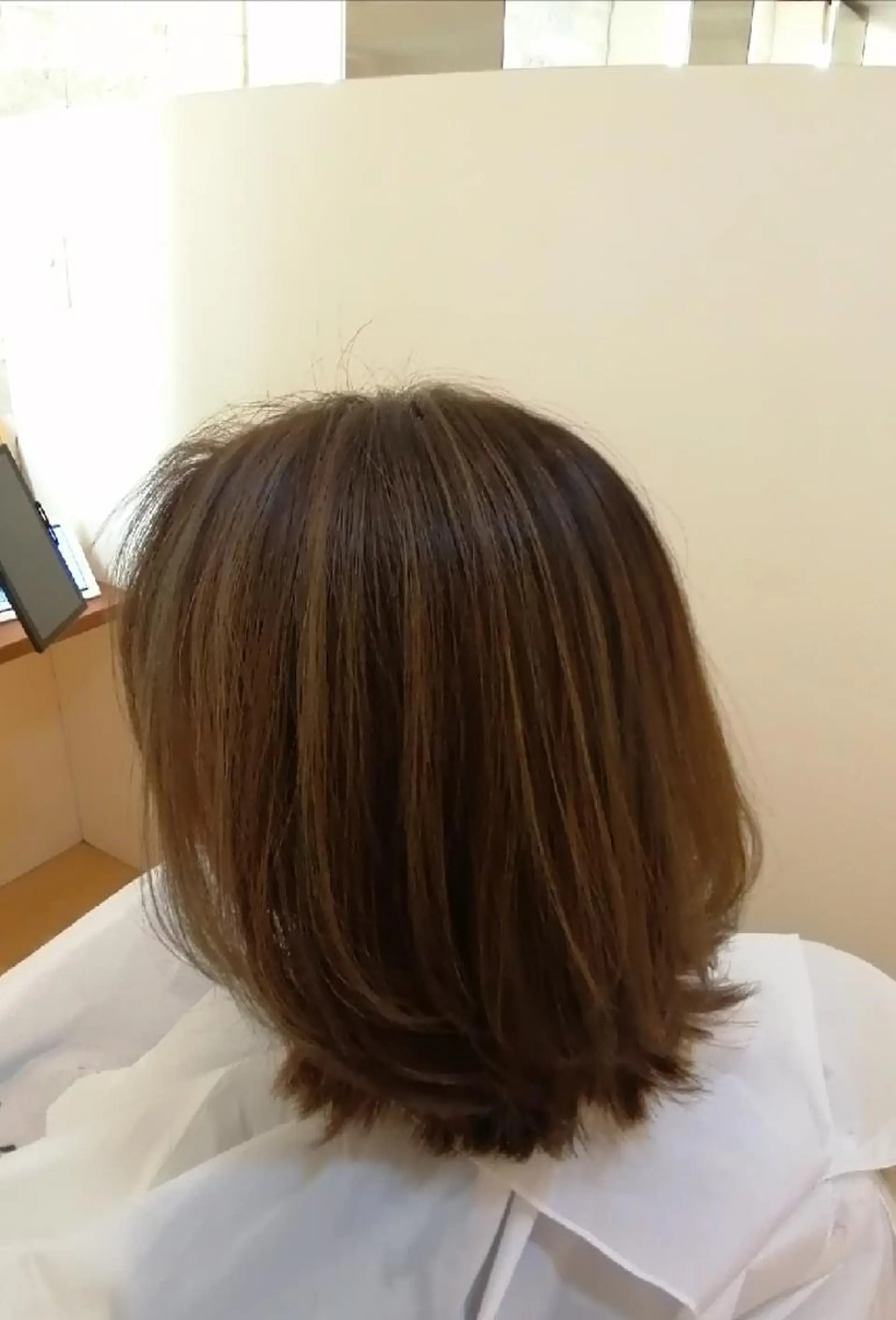 ミディアム ハイライト 鈴木 さやかのヘアスタイル