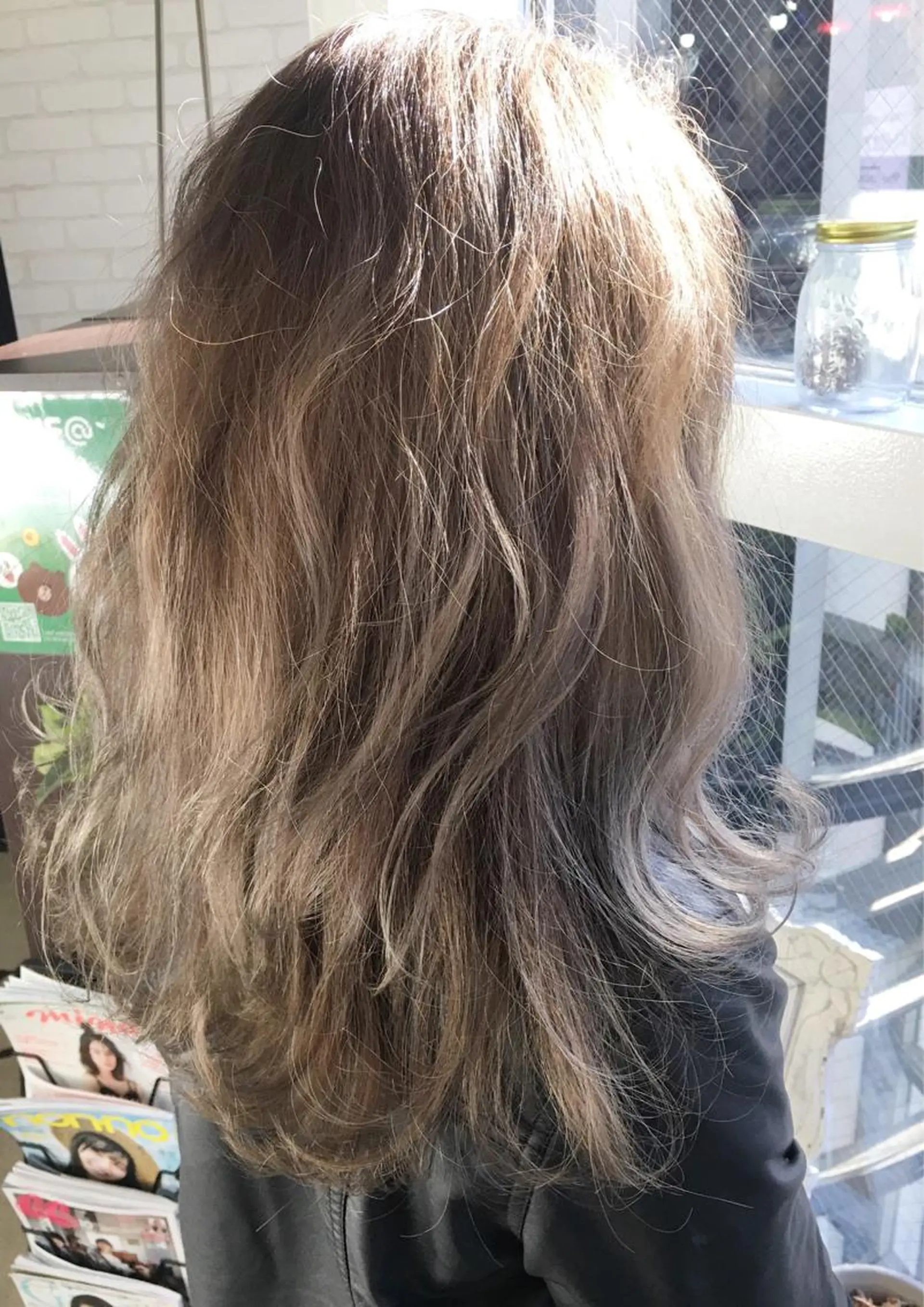 セミロング カラー ヘアアレンジ エクステの神様 ▫️原島ユウヤ▫️のヘアスタイル