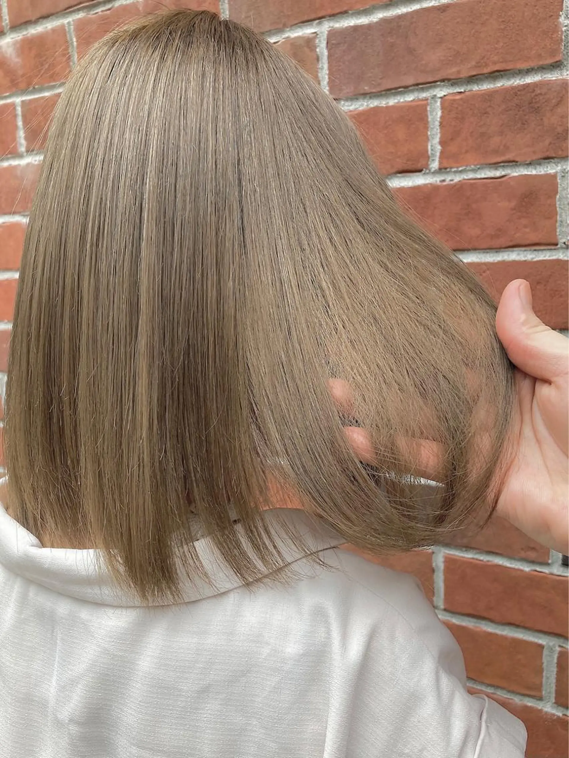 ミディアム カラー ヘアアレンジ ミストバング ブリーチ ケアブリーチ 透明感カラー デザインカラー maoブリーチ無し 似合わせカラーのヘアスタイル