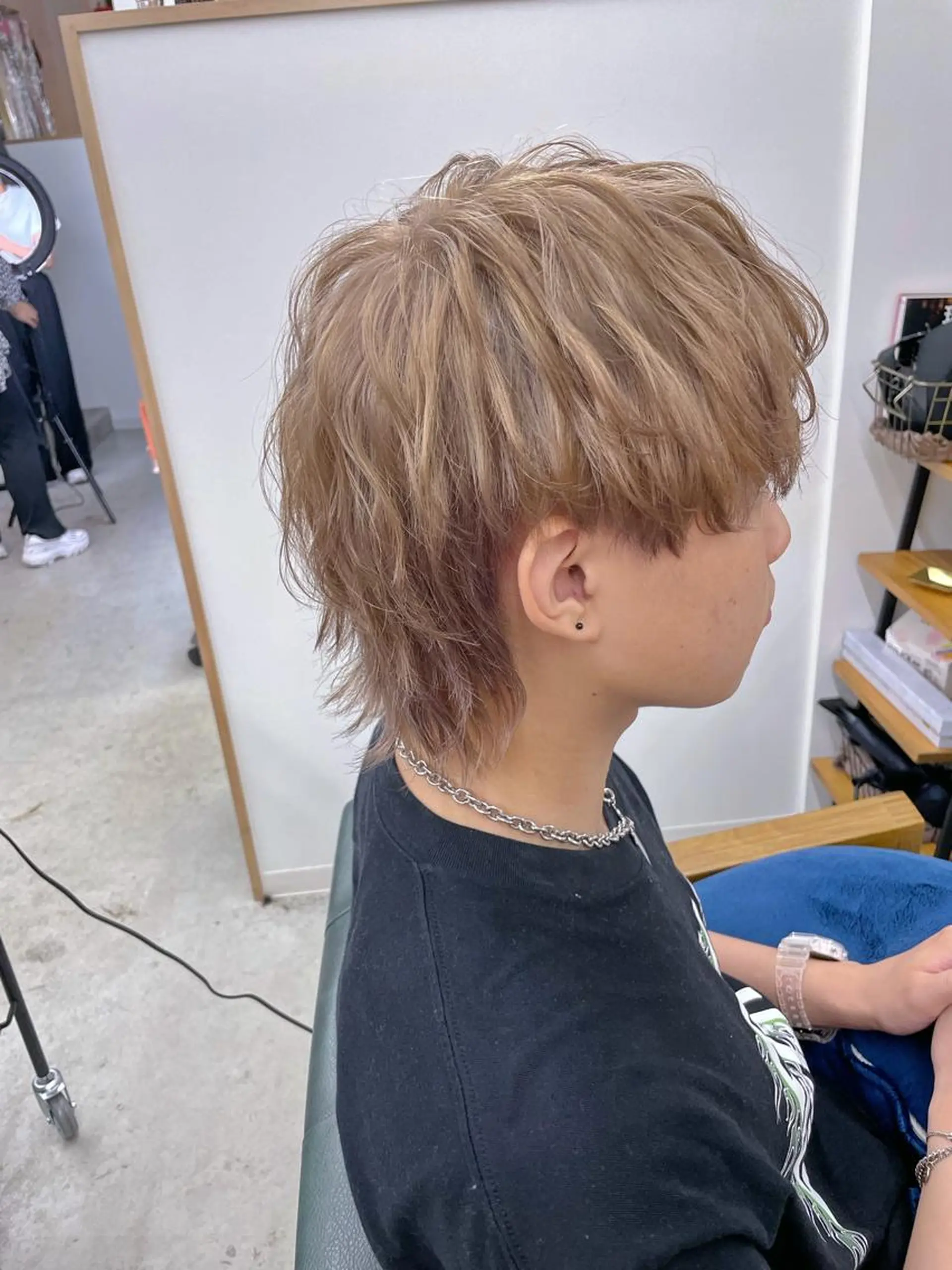 カラー メンズ メンズブリーチ マッシュウルフ マッシュ メンズウルフカット ブリーチ Lull (シェアサロンReco VIProom)所属・Lull1人美容室 バレイヤージュのヘアスタイル