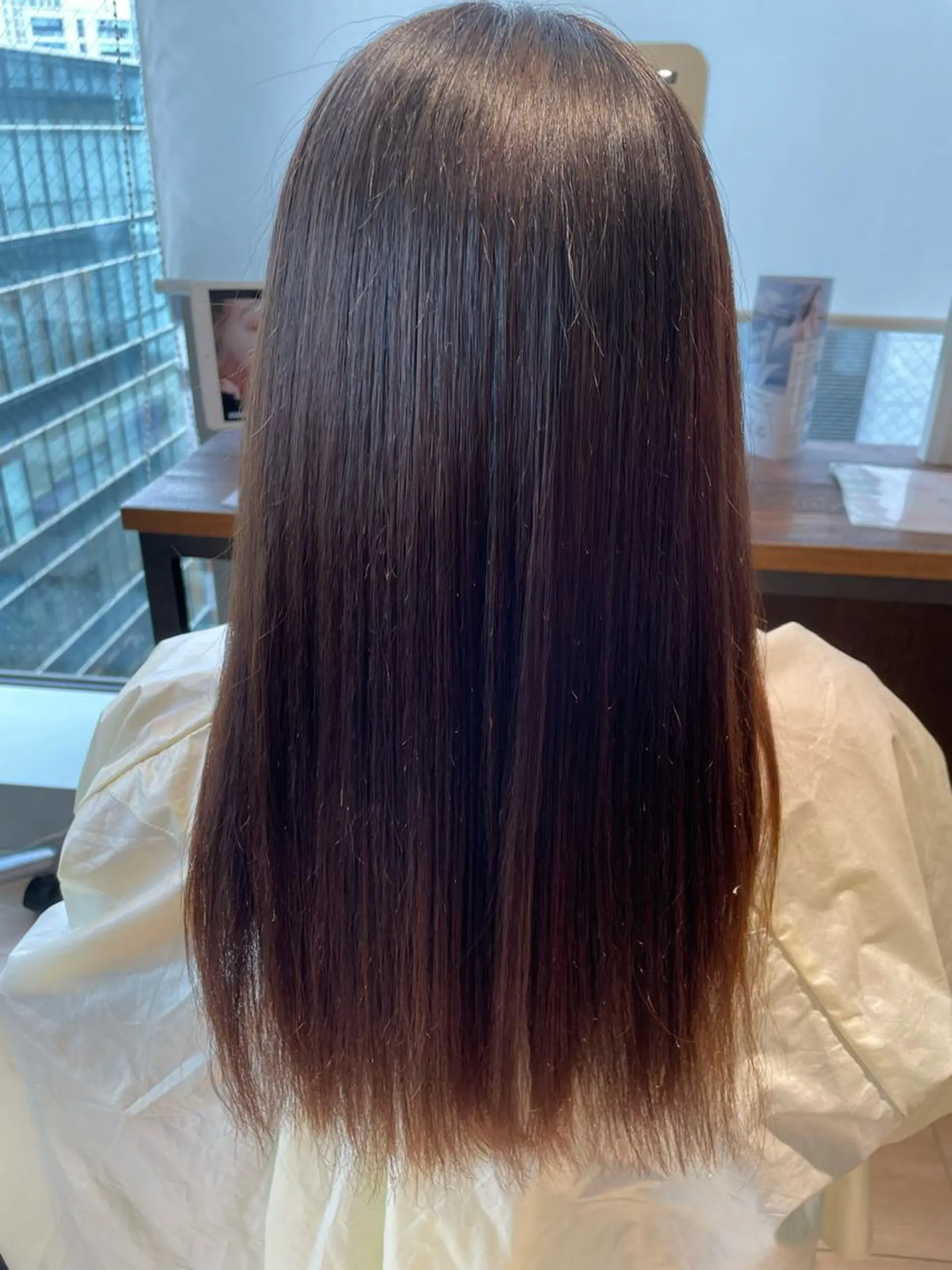 セミロング 失敗しない顔まわり× 小顔補正レイヤー難波のヘアスタイル