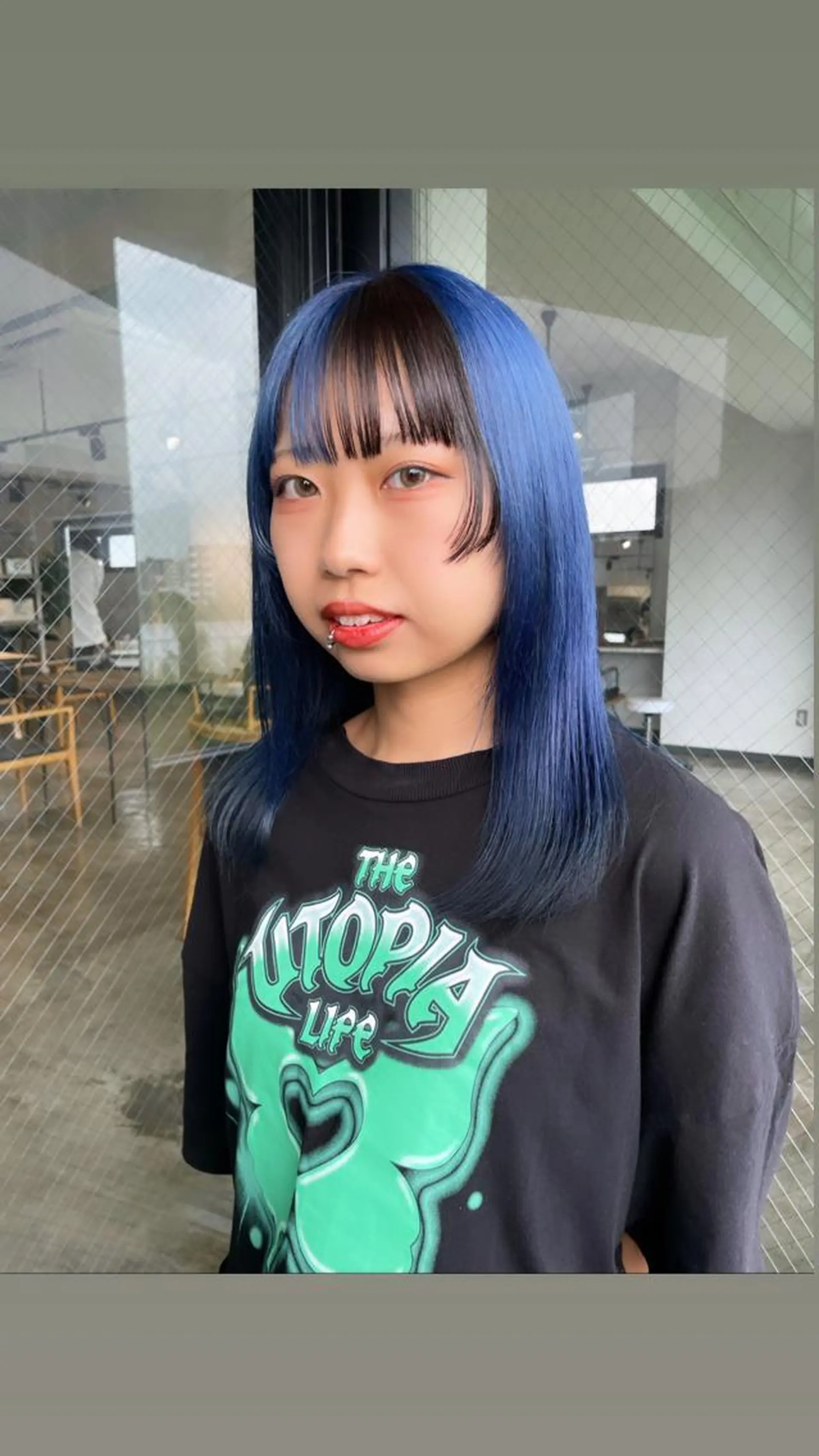 セミロング カラー アッシュ ブリーチ ブルーカラー ブルーラベンダー ケアブリーチ ヘアカラー トリートメント 暖色カラー🍒 ケアブリーチ/akiのヘアスタイル