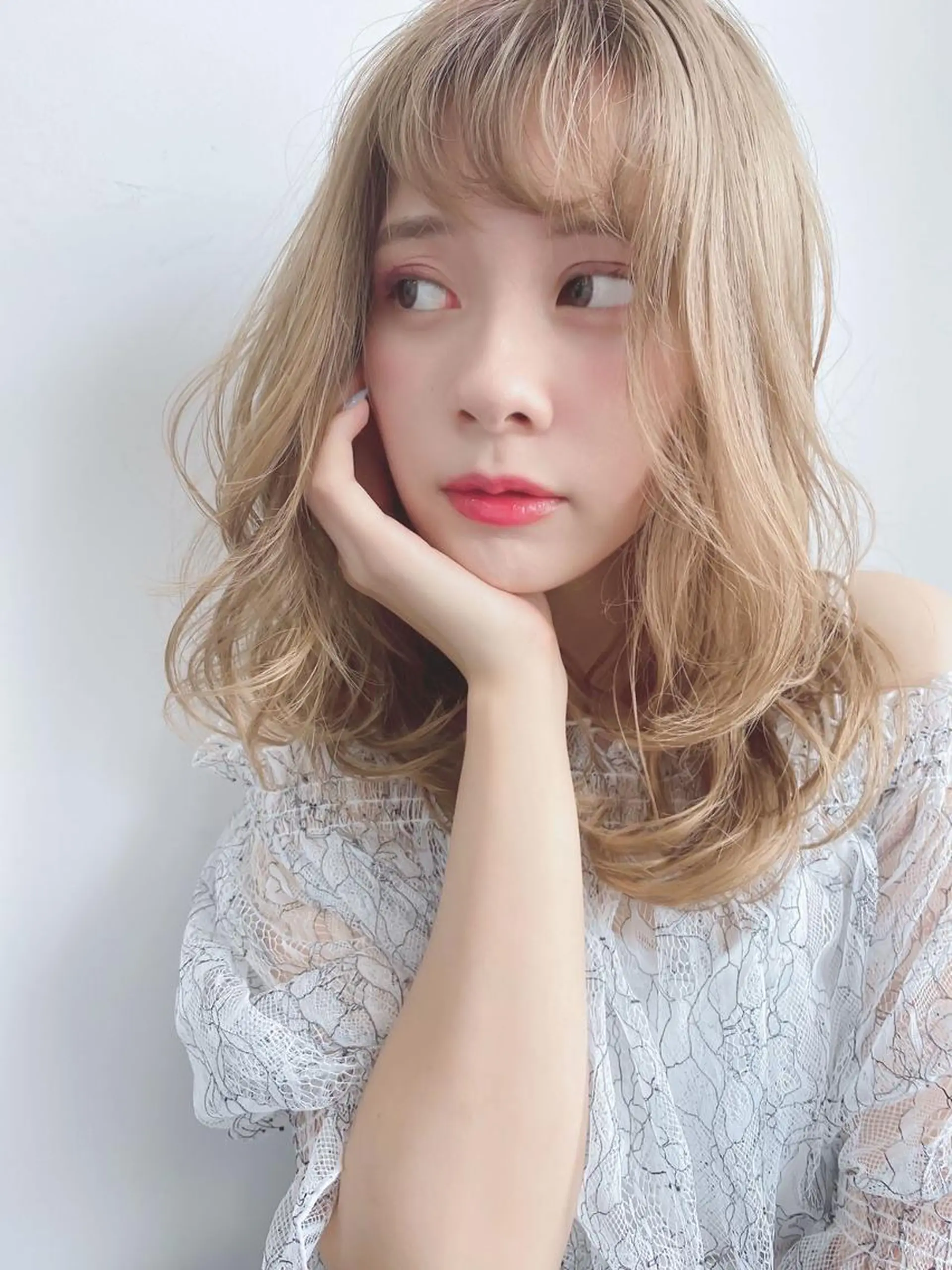セミロング カラー オーガニックカラー 顔周りカット 小顔カット トリートメント 梅田茶屋町 Yutaのヘアスタイル