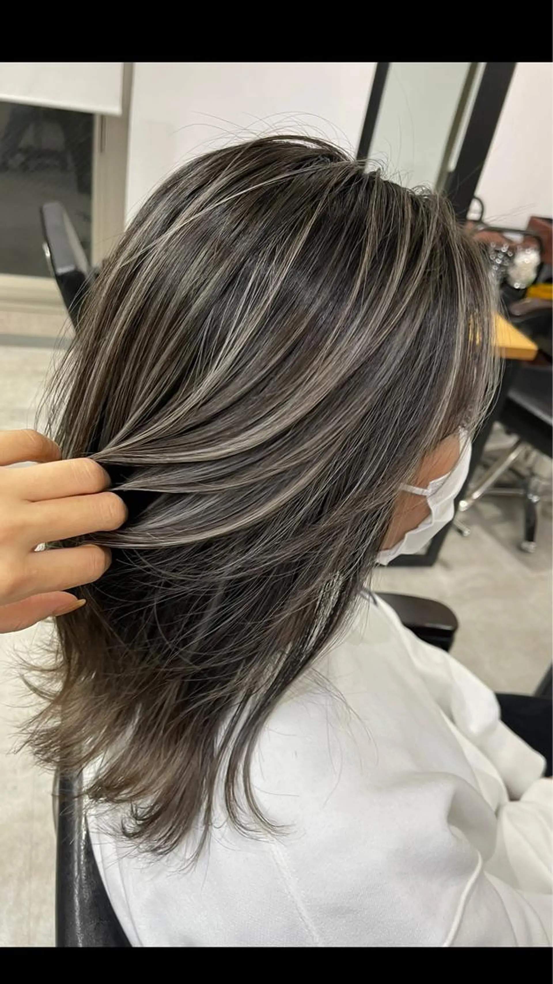 セミロング カラー ヘアアレンジ ブリーチ ケアブリーチ ハイライトカラー ハイライト ヘアカラー 松井那津子 /ハイライトブリーチのヘアスタイル