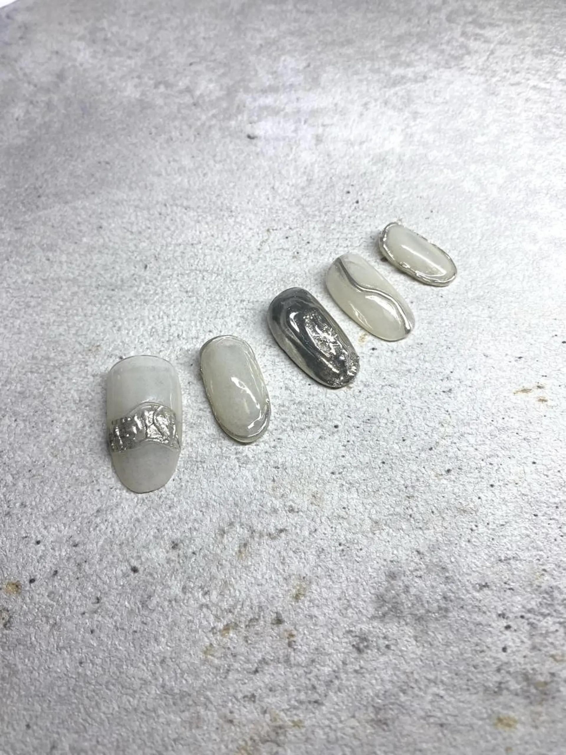 ショート カラー ヘアアレンジ メンズ キッズ ネイル マツエク・マツパ アイブロウ ニュアンスネイル ハンドネイル ハンドケア 今福鶴見ネイル 8(ｴｲﾄ)のネイルデザイン